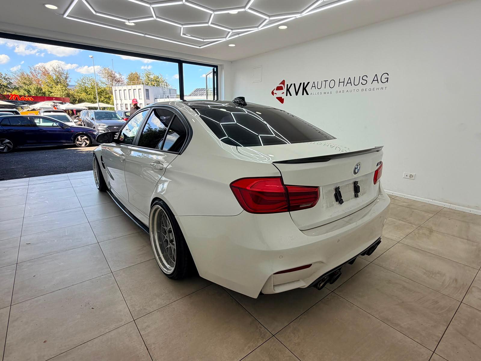 BMW M3 Drivelogic | Full Carbon | KW | Akrapovic | CH- Fahrzeug |-image-6