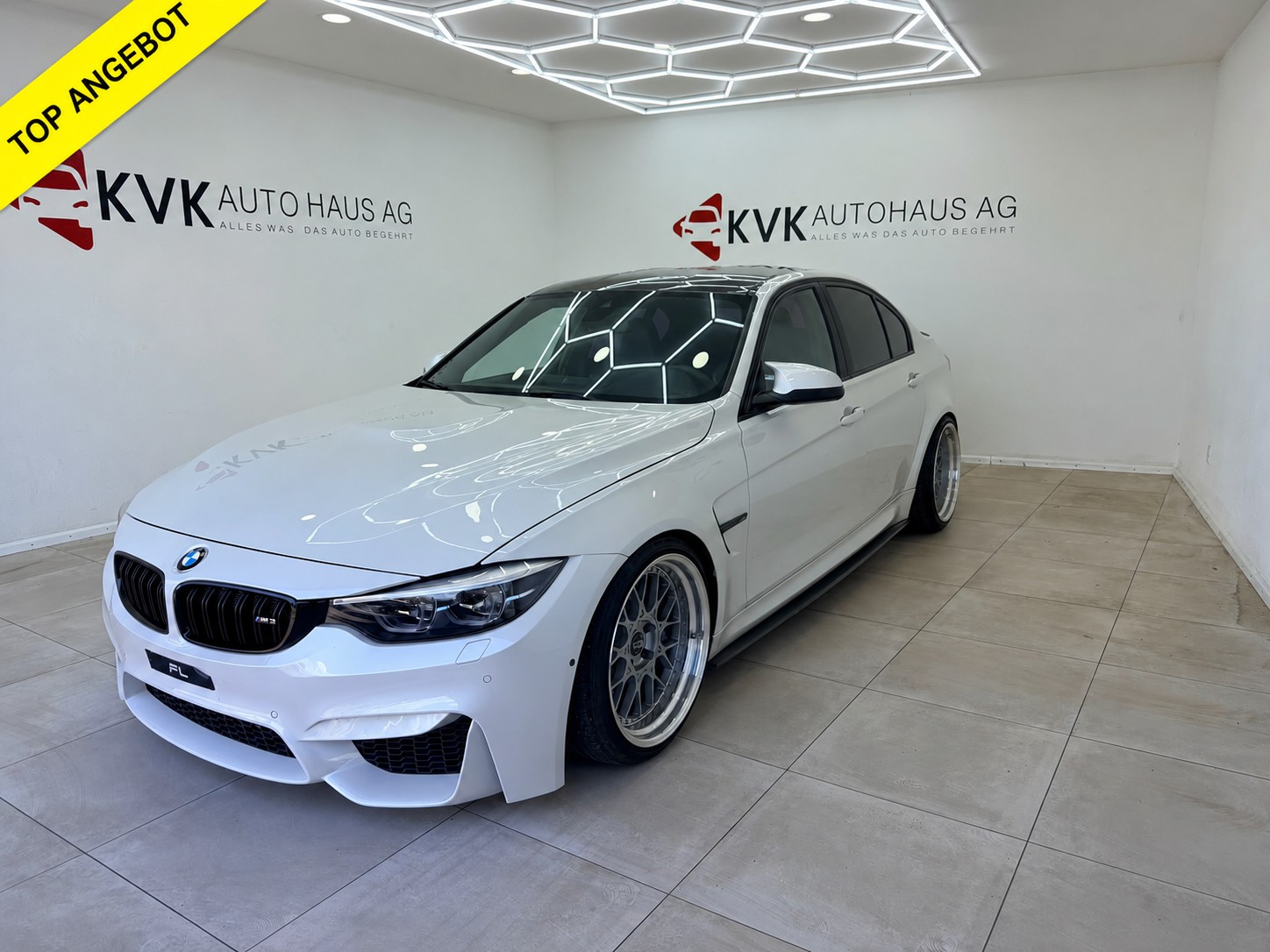 BMW M3 Drivelogic | Full Carbon | KW | Akrapovic | CH- Fahrzeug |-image-0