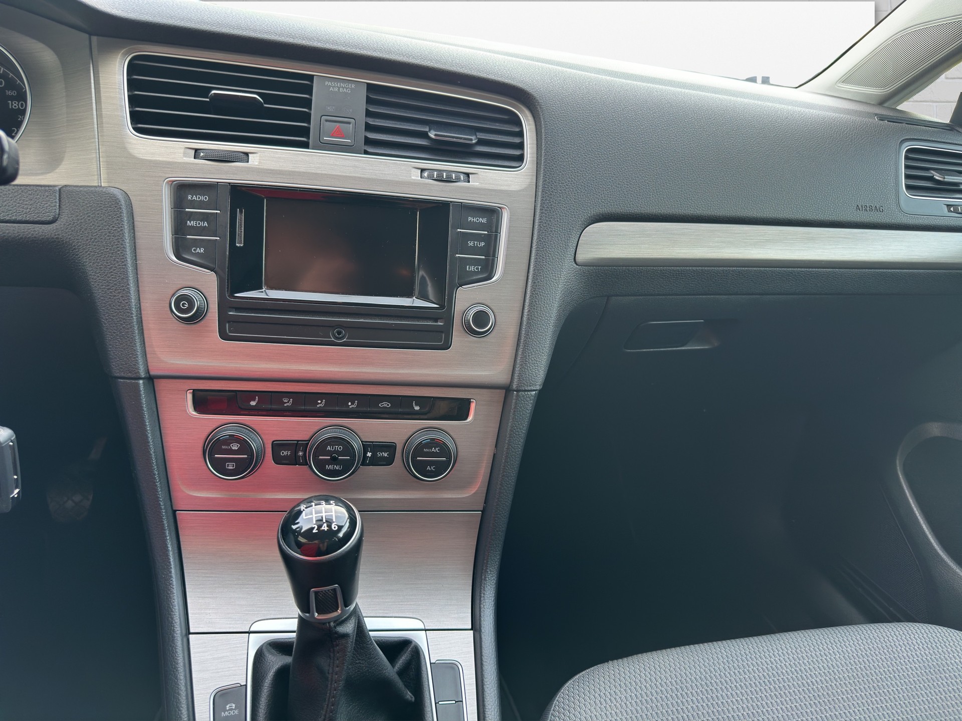 VW Golf 1.4 TSI Comfortline Start-image-8