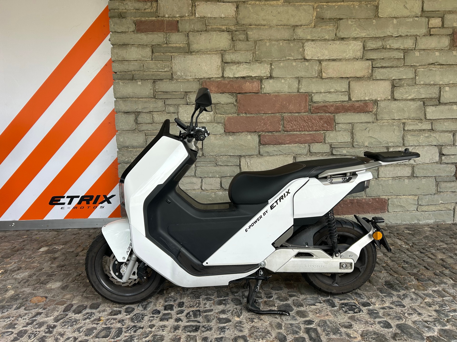ECOOTER Mit Rack-showroom-element-1