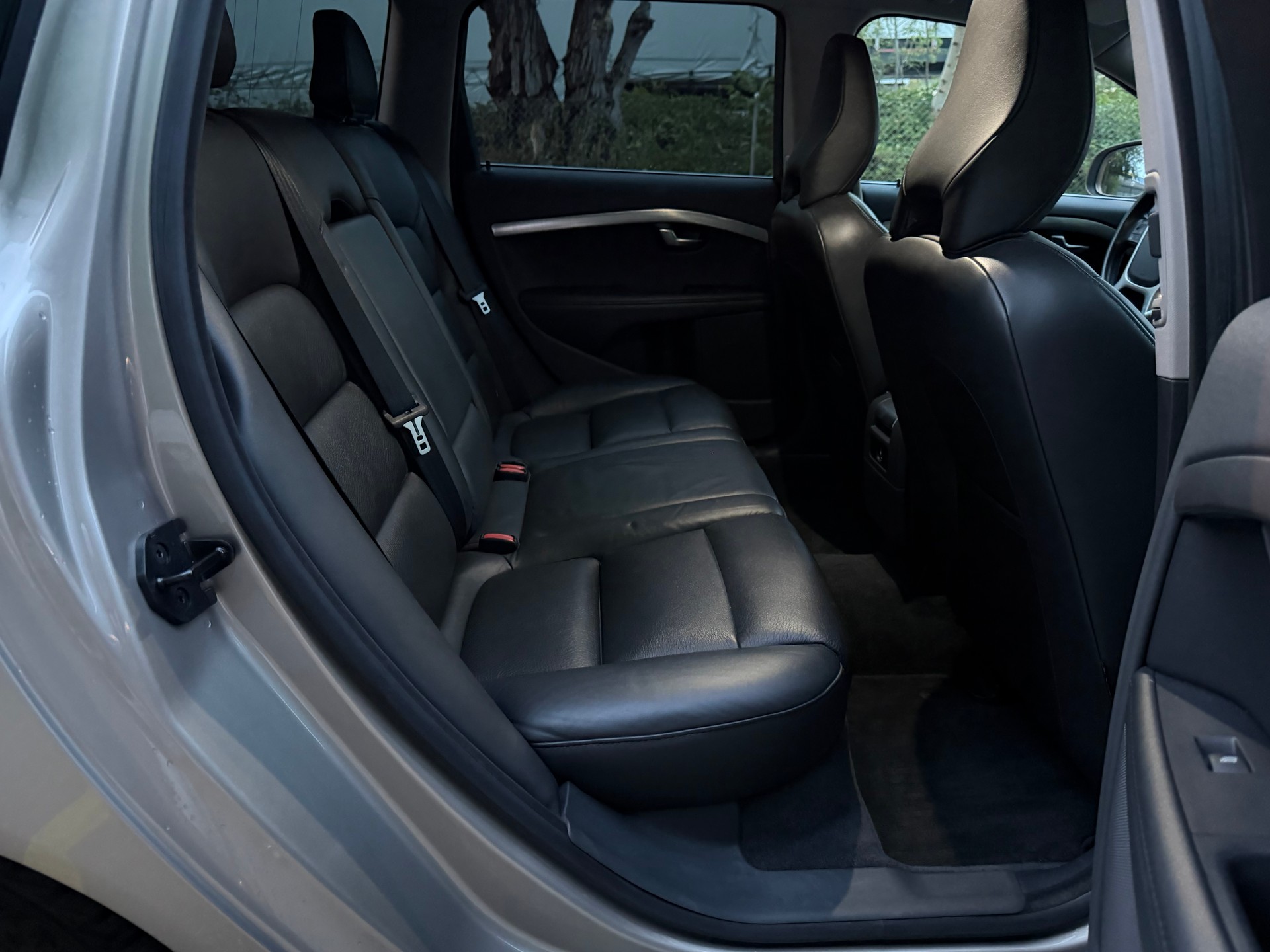 VOLVO V70 D3 Summum Geartronic-image-11
