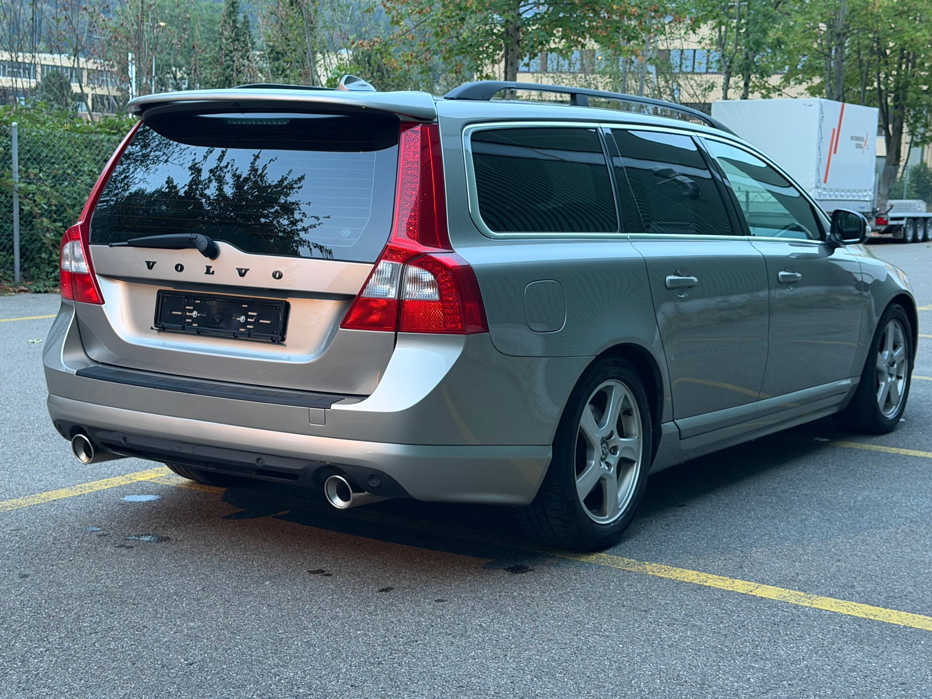 VOLVO V70 D3 Summum Geartronic-image-4