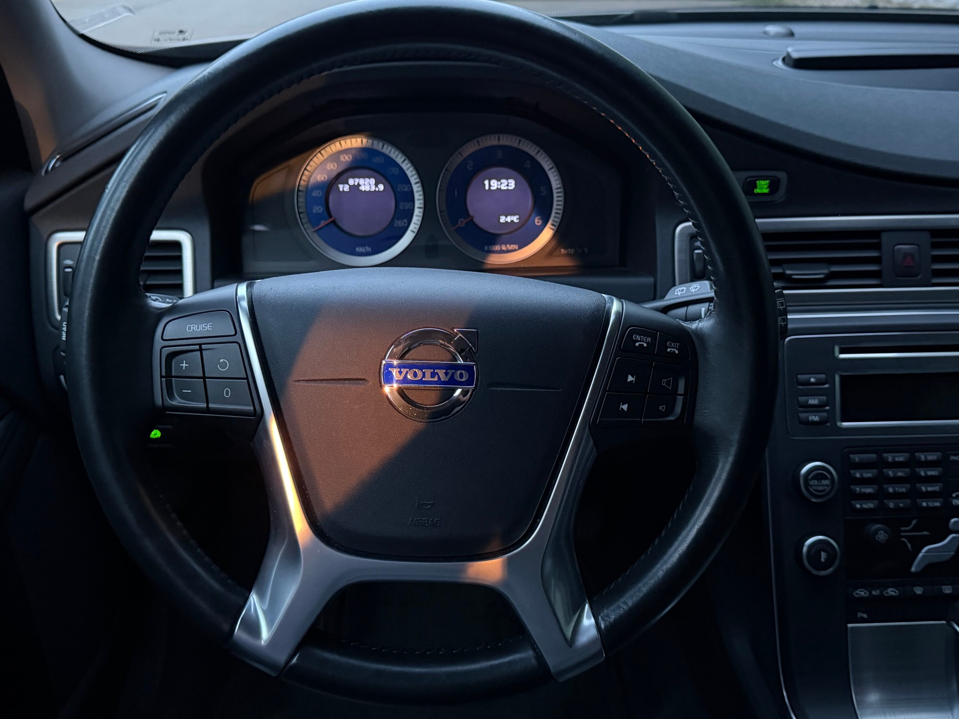 VOLVO V70 D3 Summum Geartronic-image-18