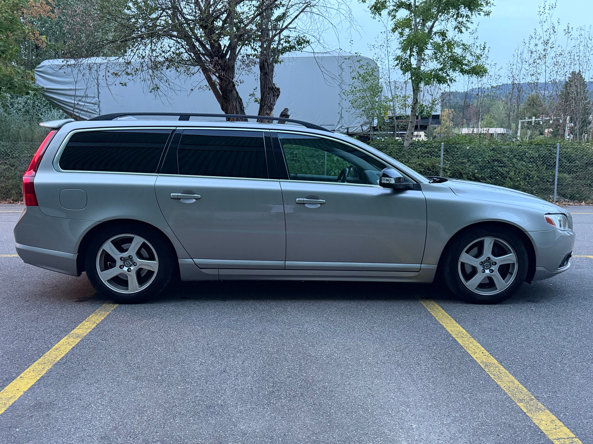 VOLVO V70 D3 Summum Geartronic-image-3