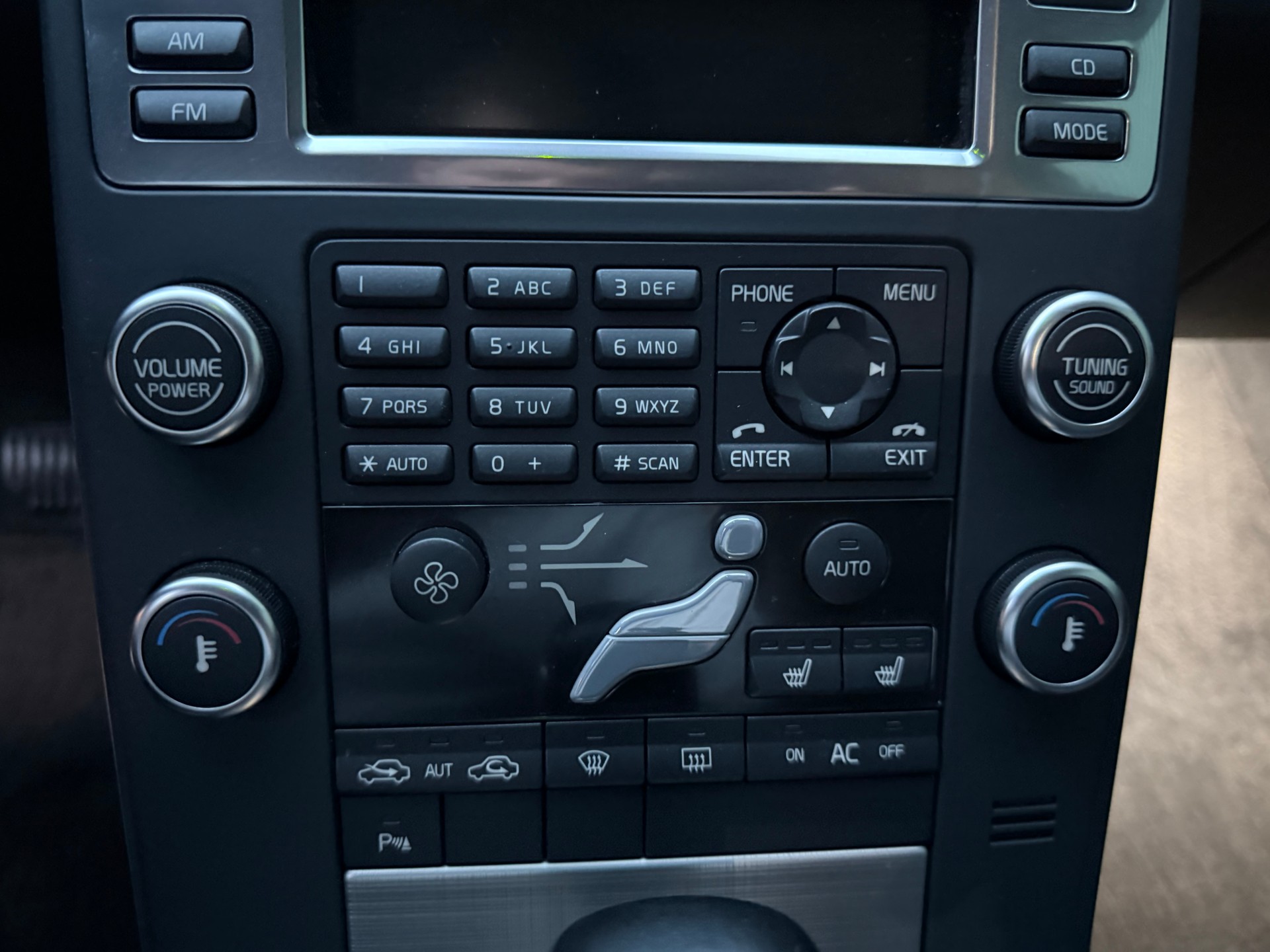 VOLVO V70 D3 Summum Geartronic-image-17