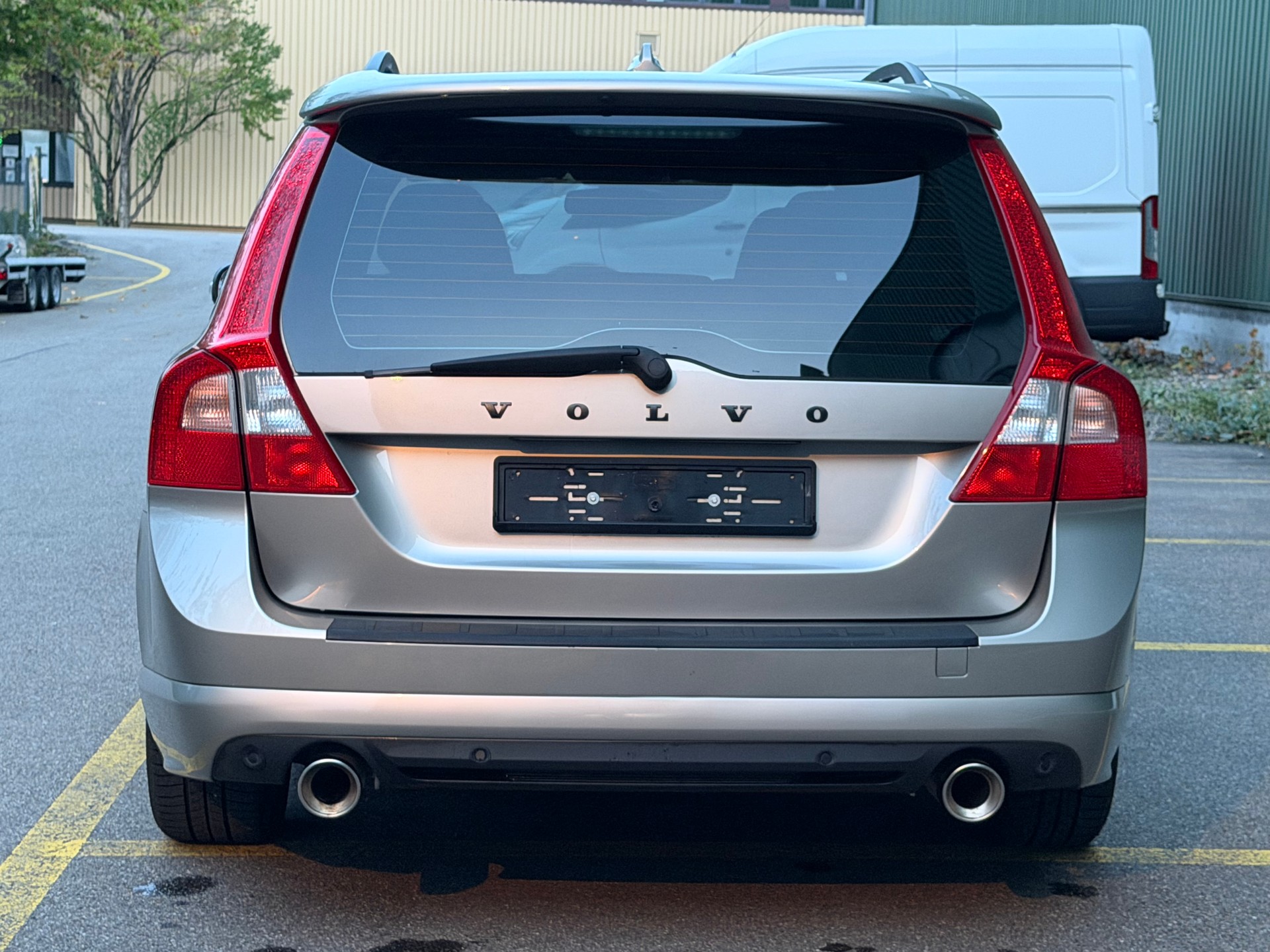 VOLVO V70 D3 Summum Geartronic-image-5