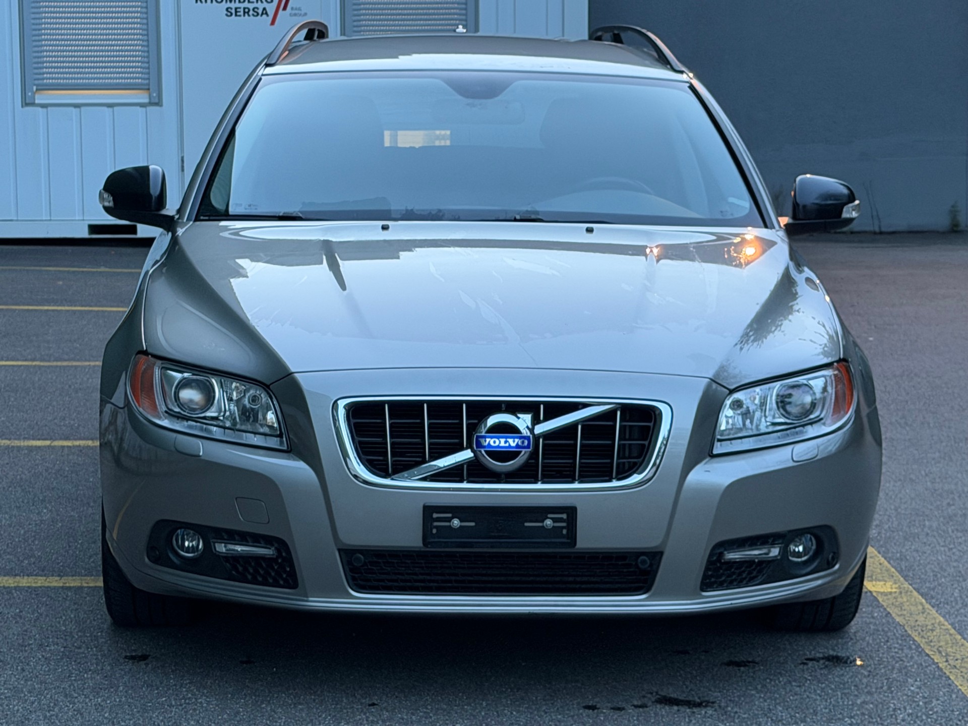 VOLVO V70 D3 Summum Geartronic-image-1