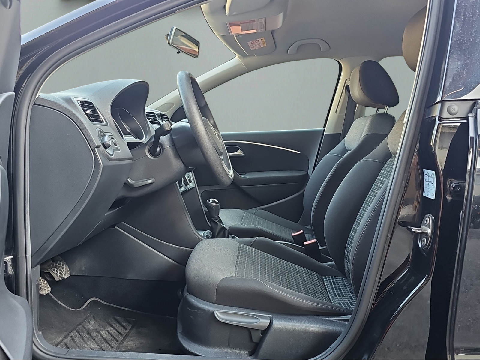 VW Polo 1.2 TSI BMT Trendline-image-9