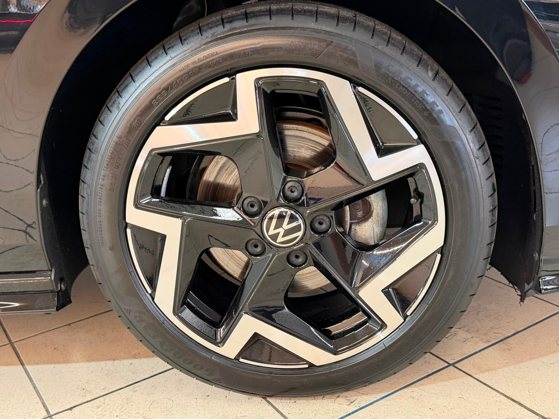 VW Golf 1.5 e TSI mHEV R-Line DSG-image-4