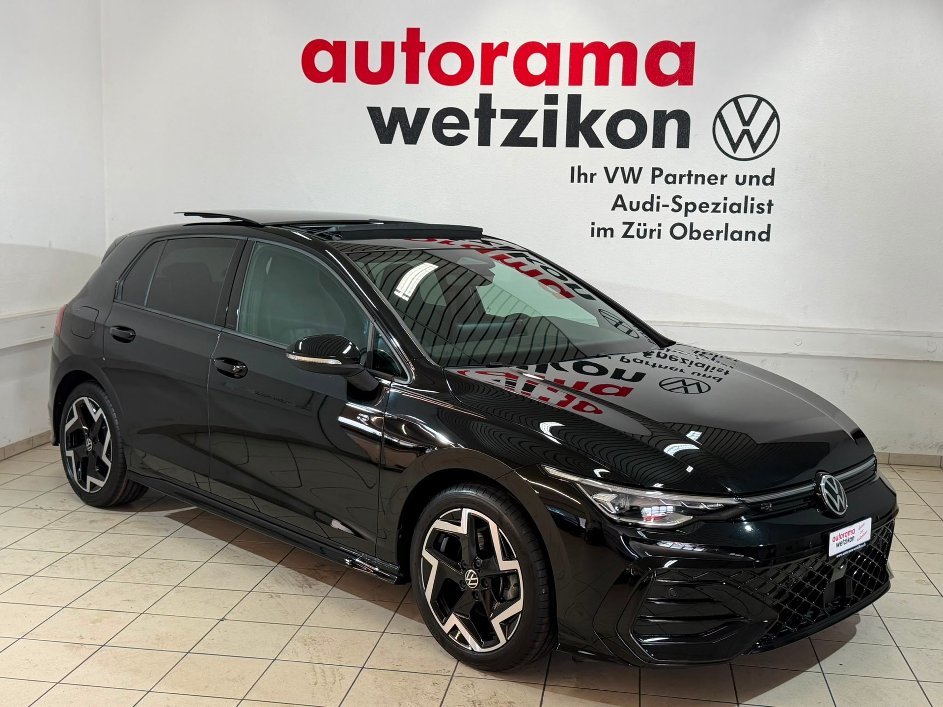 VW Golf 1.5 e TSI mHEV R-Line DSG-image-0