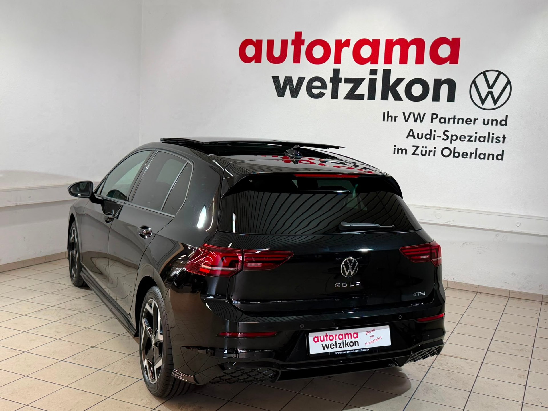VW Golf 1.5 e TSI mHEV R-Line DSG-image-3