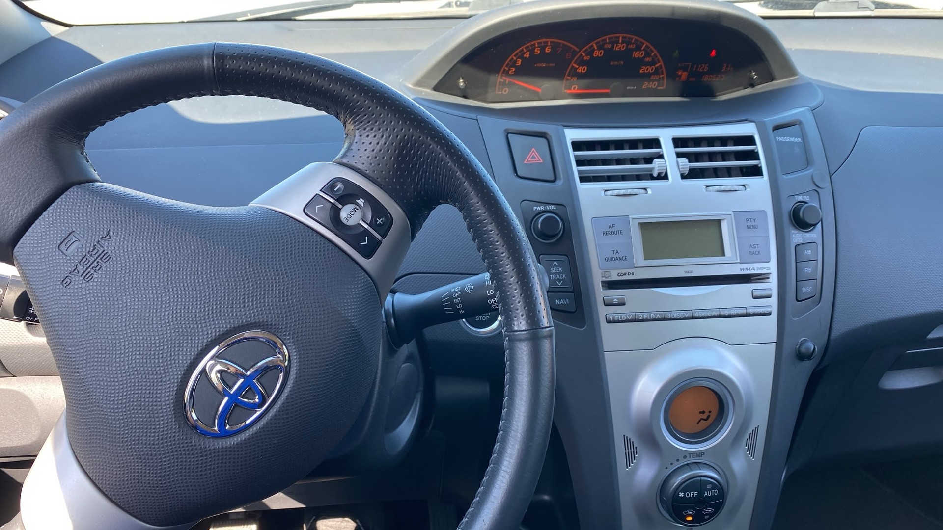 TOYOTA Yaris 1.8 TS-image-2