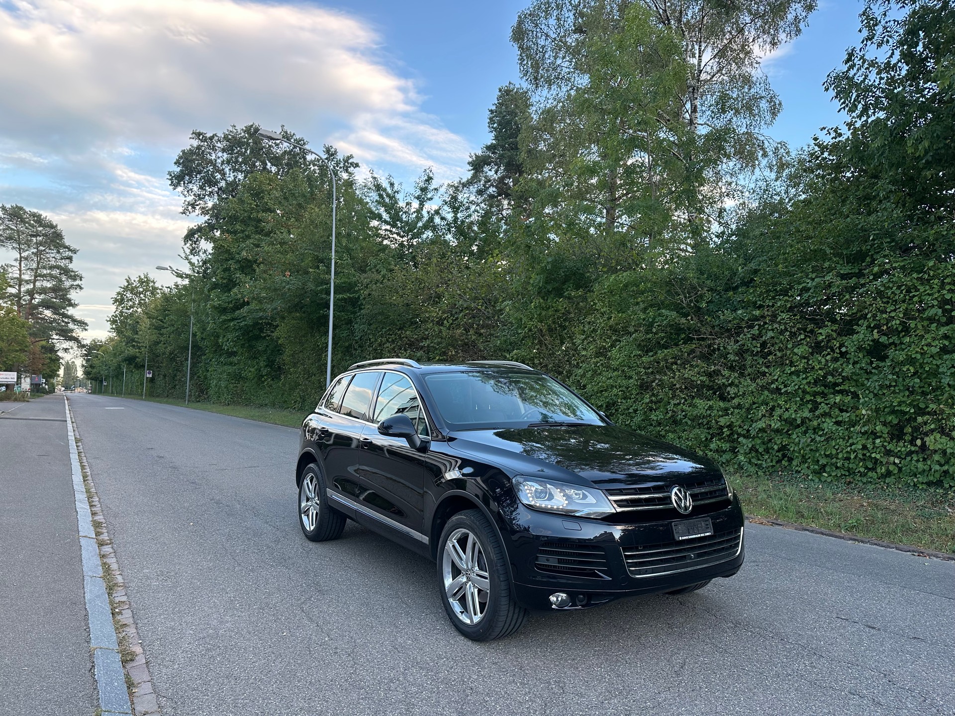 VW Touareg 3.0 TDI BlueMotion Technology Tiptronic-image-2