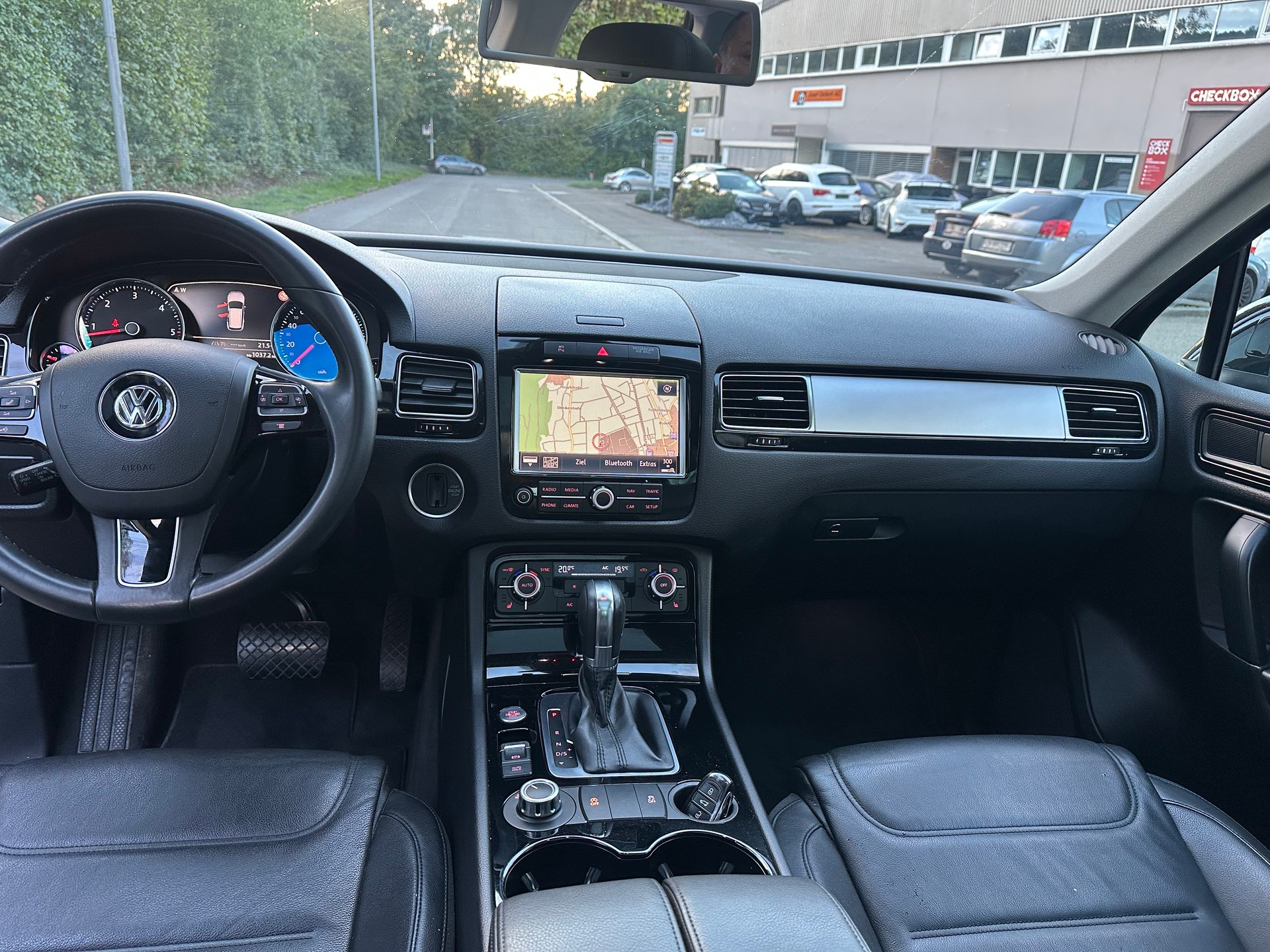 VW Touareg 3.0 TDI BlueMotion Technology Tiptronic-image-10