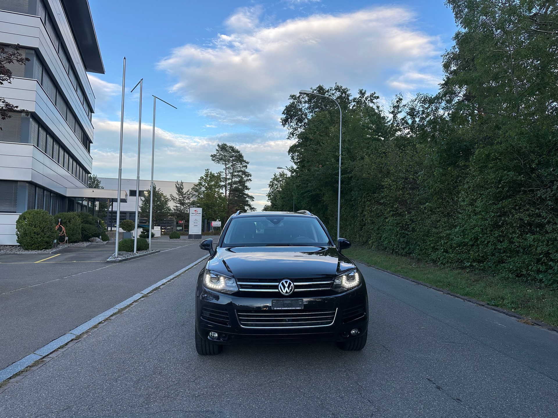 VW Touareg 3.0 TDI BlueMotion Technology Tiptronic-image-1