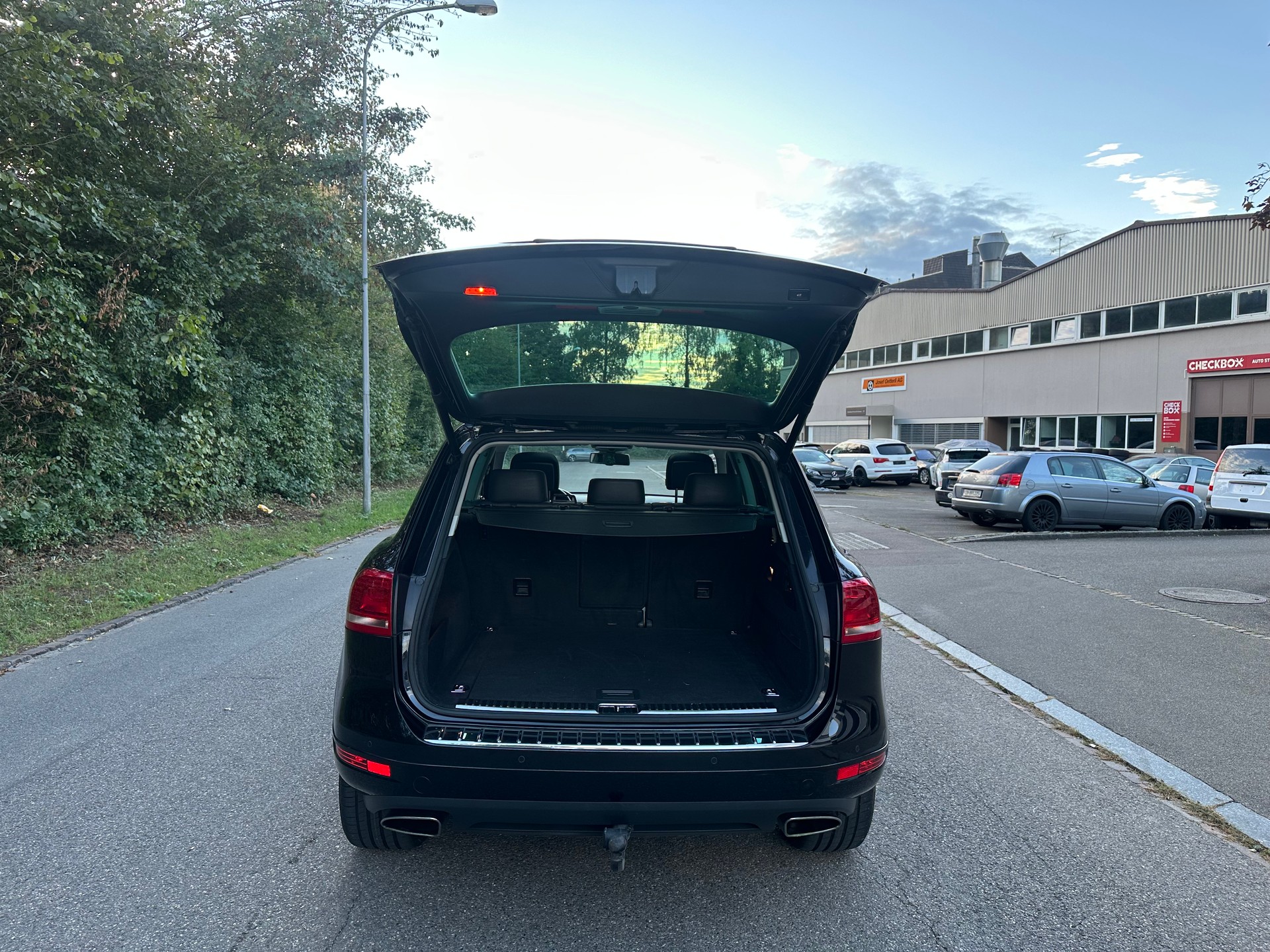 VW Touareg 3.0 TDI BlueMotion Technology Tiptronic-image-8