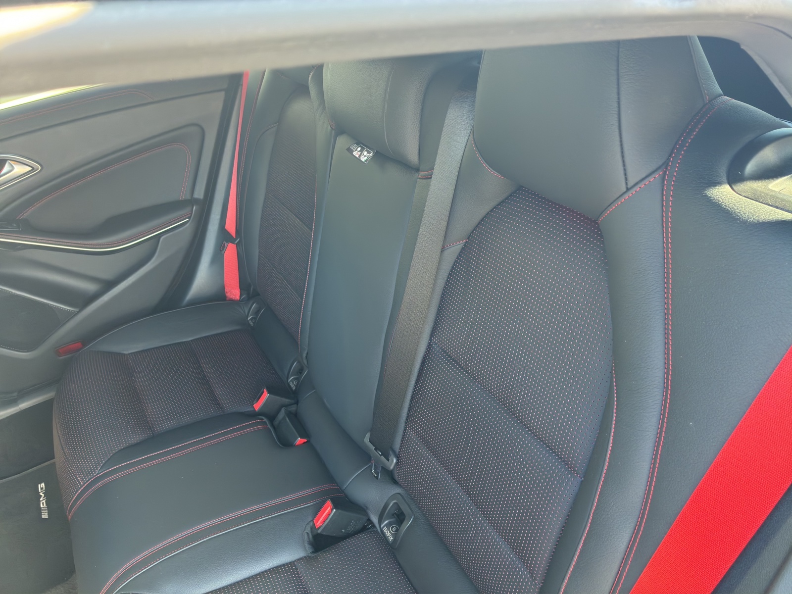 MERCEDES-BENZ CLA Shooting Brake 45 AMG 4Matic Speedshift-image-11
