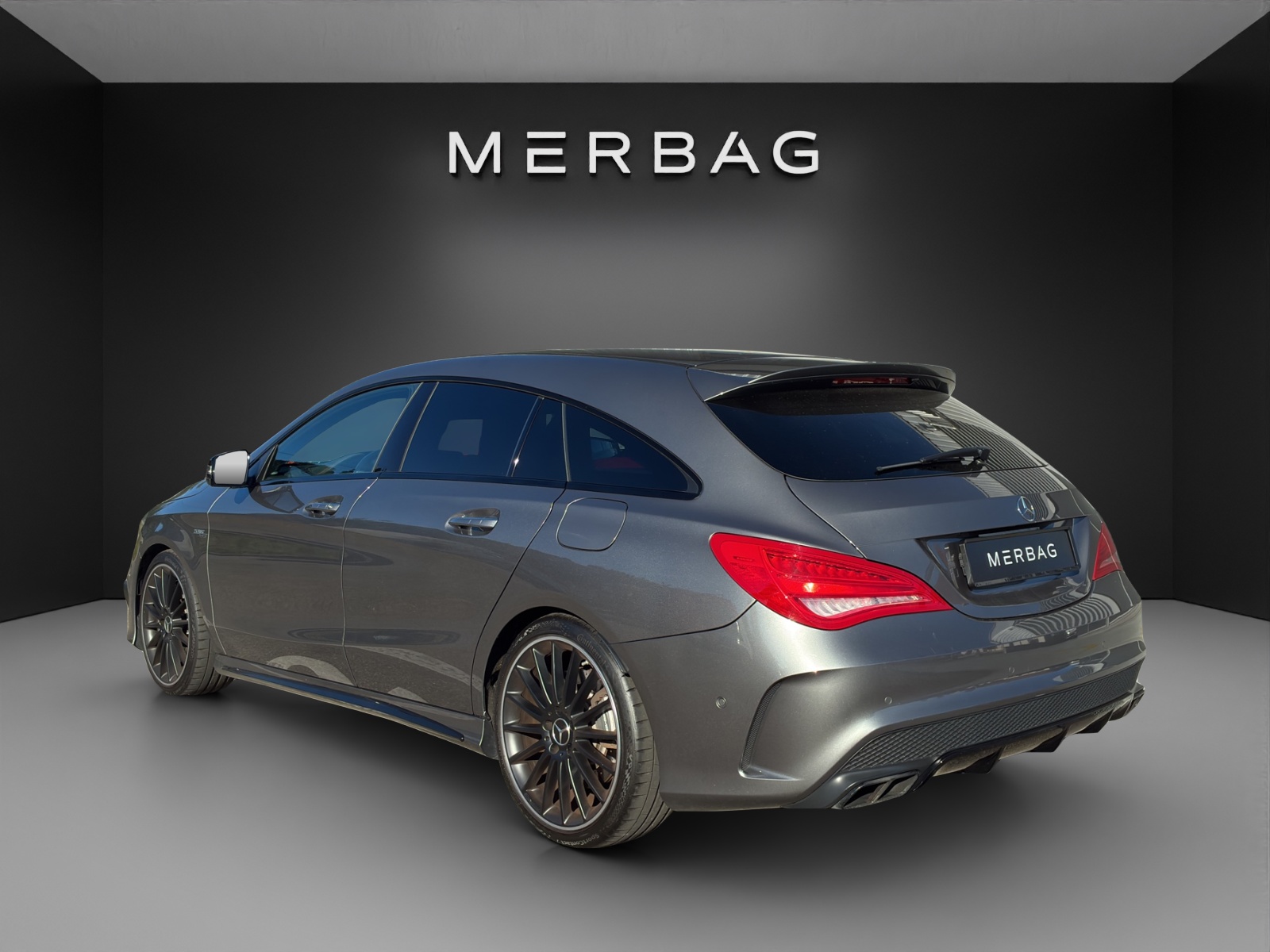 MERCEDES-BENZ CLA Shooting Brake 45 AMG 4Matic Speedshift-image-3