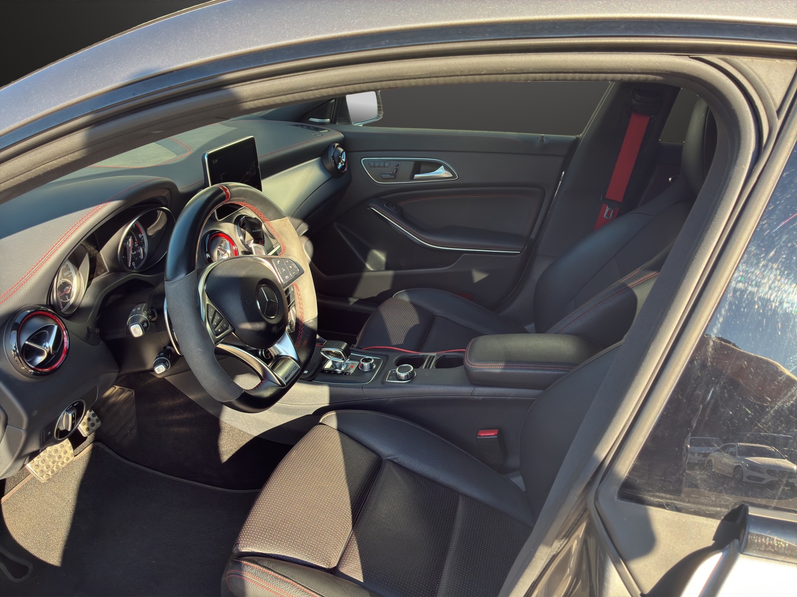MERCEDES-BENZ CLA Shooting Brake 45 AMG 4Matic Speedshift-image-10