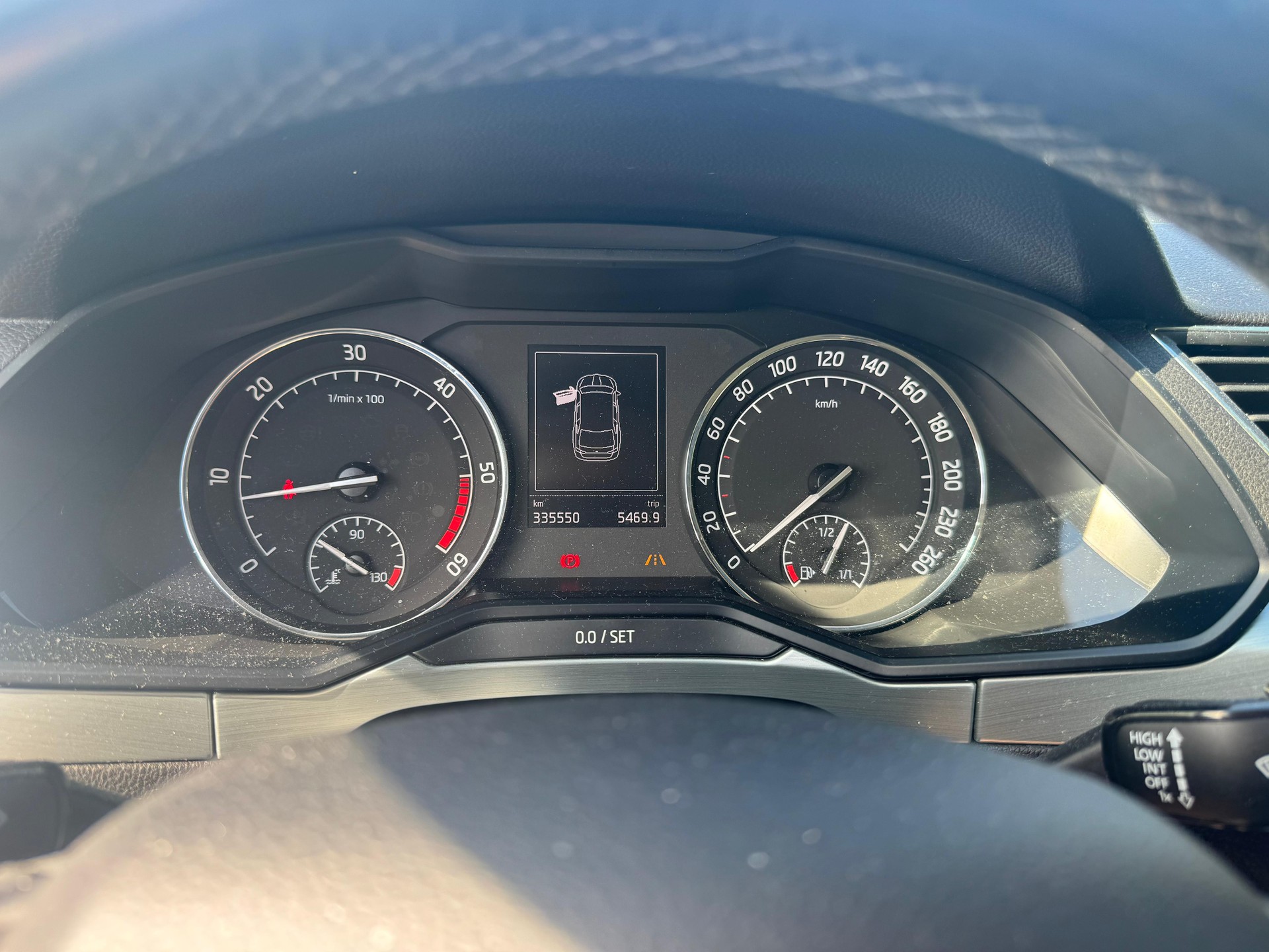 SKODA Superb Combi 2.0 TDi Ambition DSG-image-15