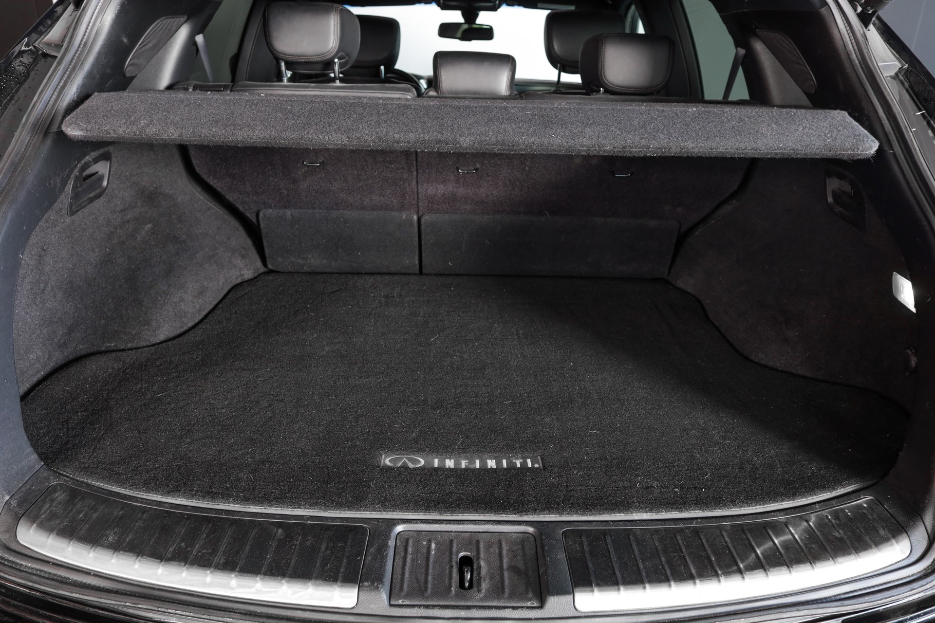 INFINITI FX50 S Premium AWD Automatic-image-25