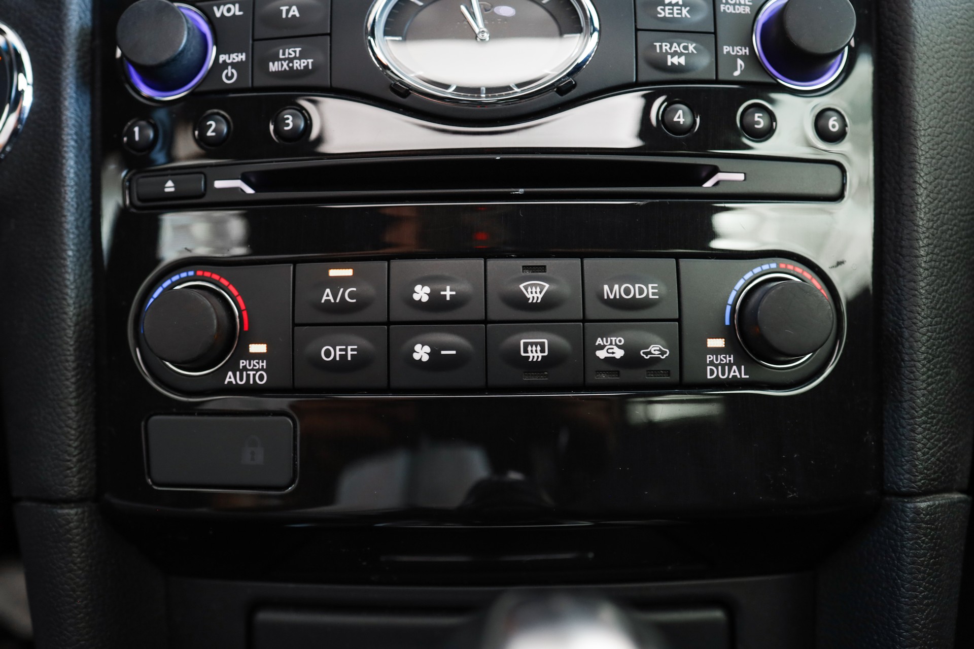 INFINITI FX50 S Premium AWD Automatic-image-14
