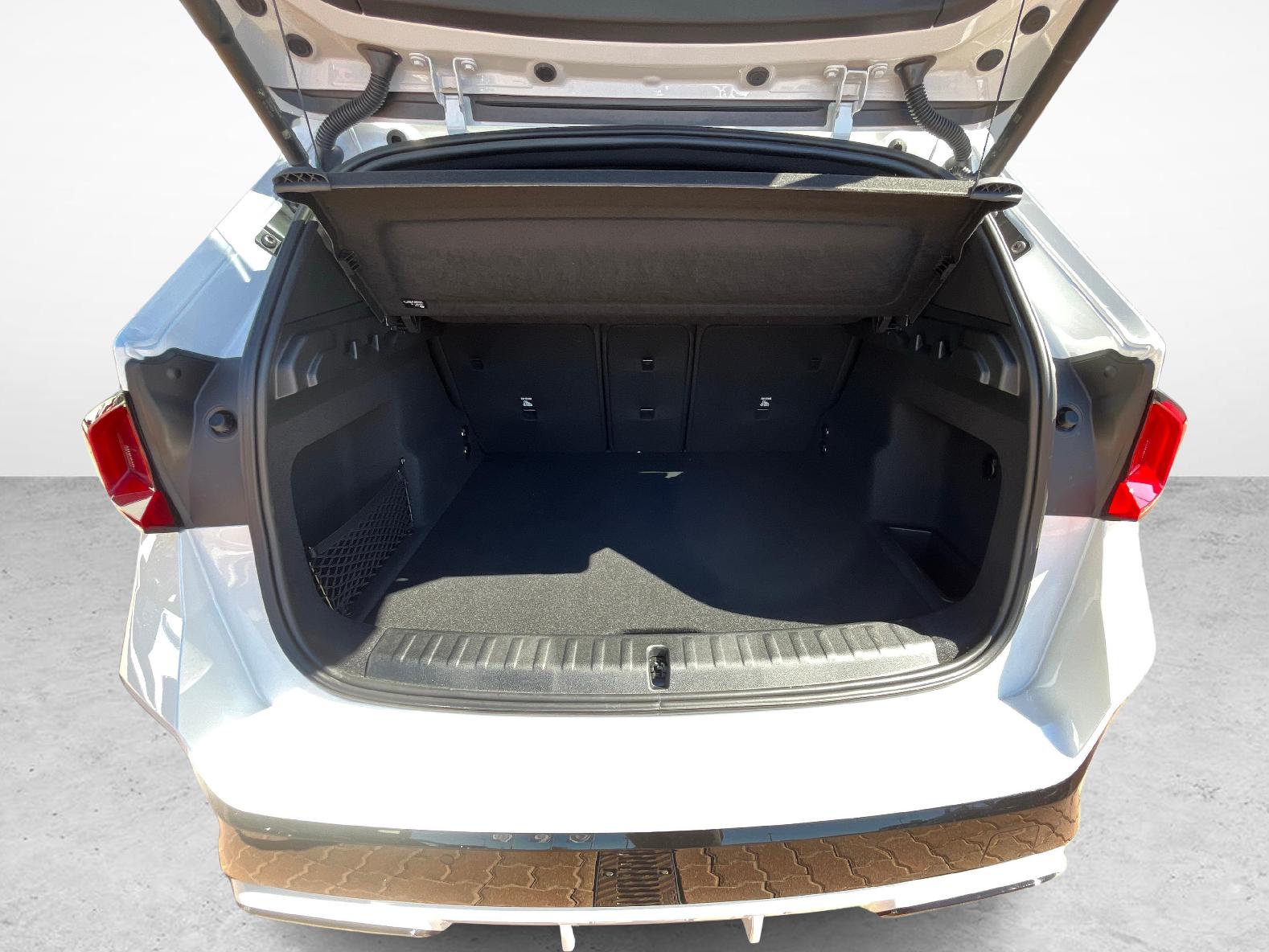 BMW X1 23i xDrive-image-11