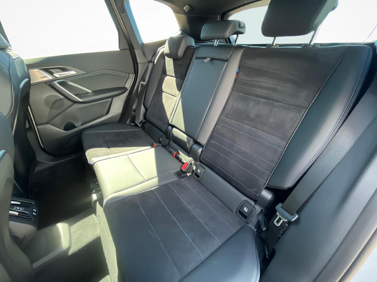 BMW X1 23i xDrive-image-10