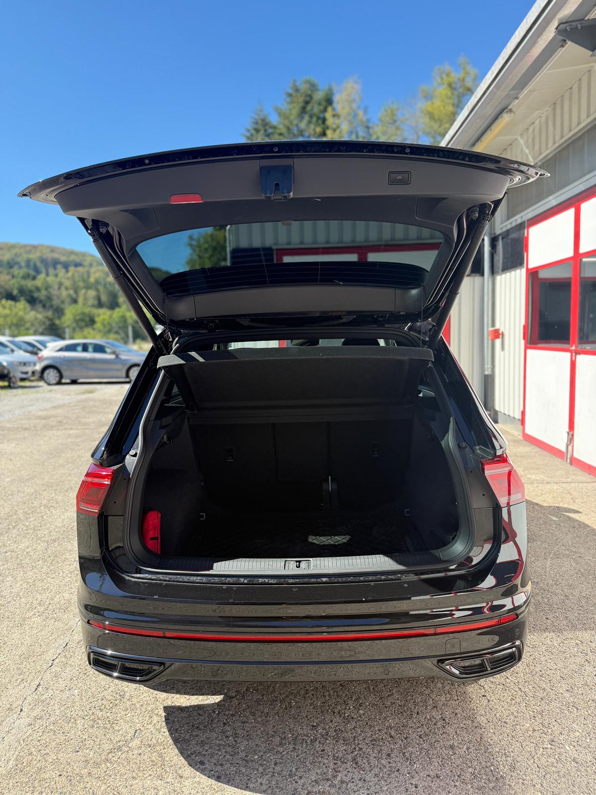 VW Tiguan 2.0TSI R-Line 4Motion DSG-image-13