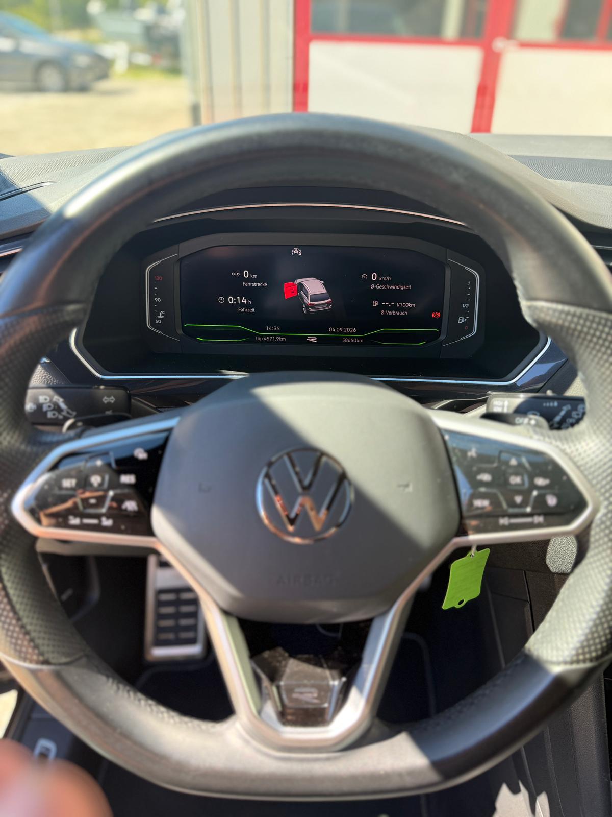 VW Tiguan 2.0TSI R-Line 4Motion DSG-image-7
