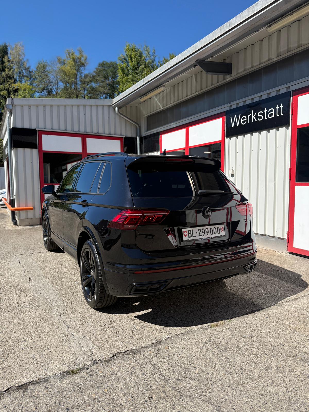 VW Tiguan 2.0TSI R-Line 4Motion DSG-image-3