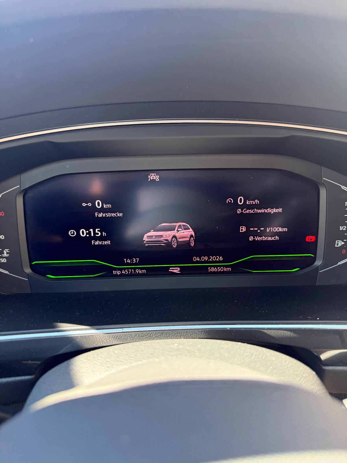 VW Tiguan 2.0TSI R-Line 4Motion DSG-image-12