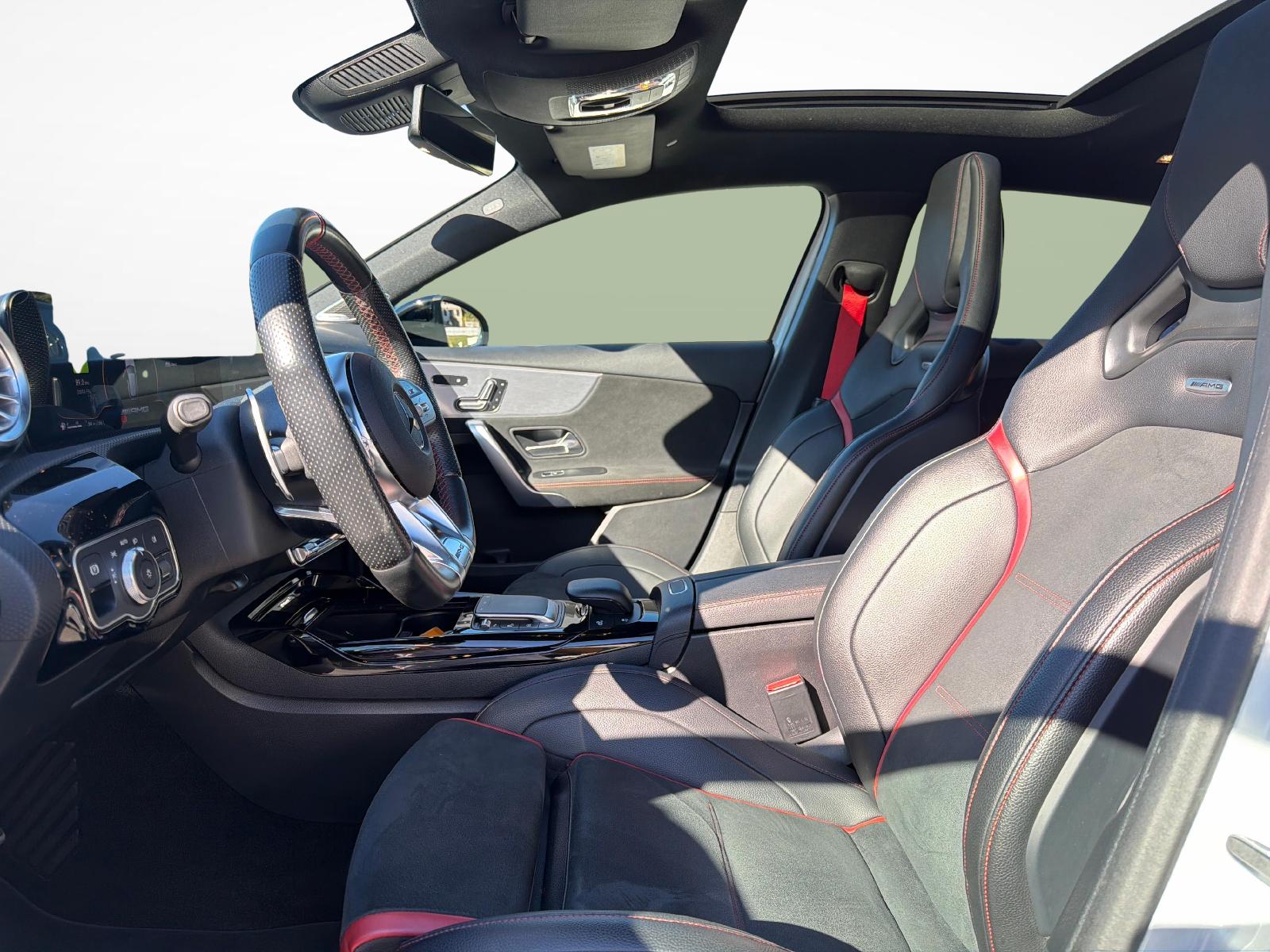 MERCEDES-BENZ A 35 AMG 4matic-image-5