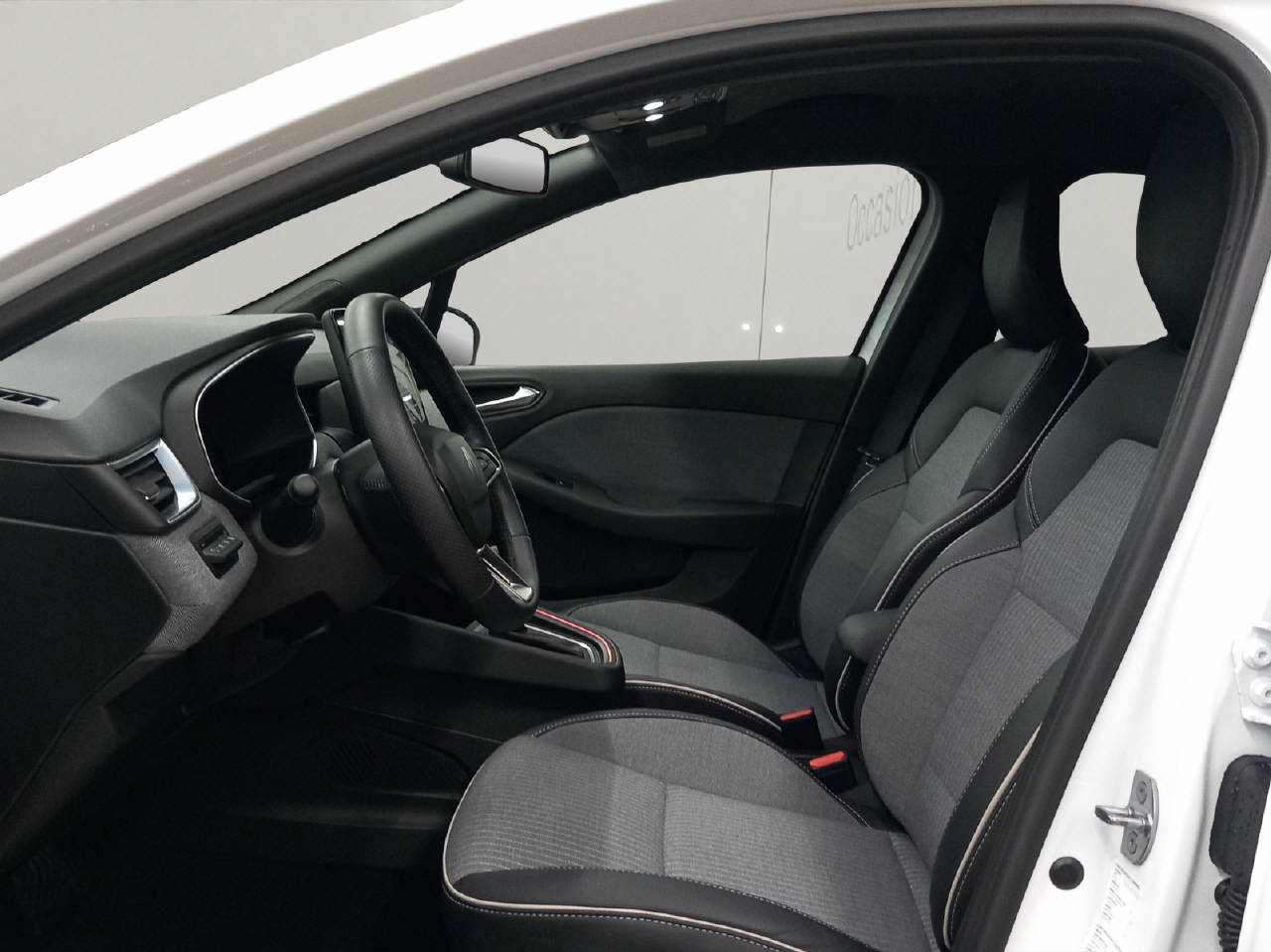RENAULT Clio 1.6 E-Tech techno-image-3