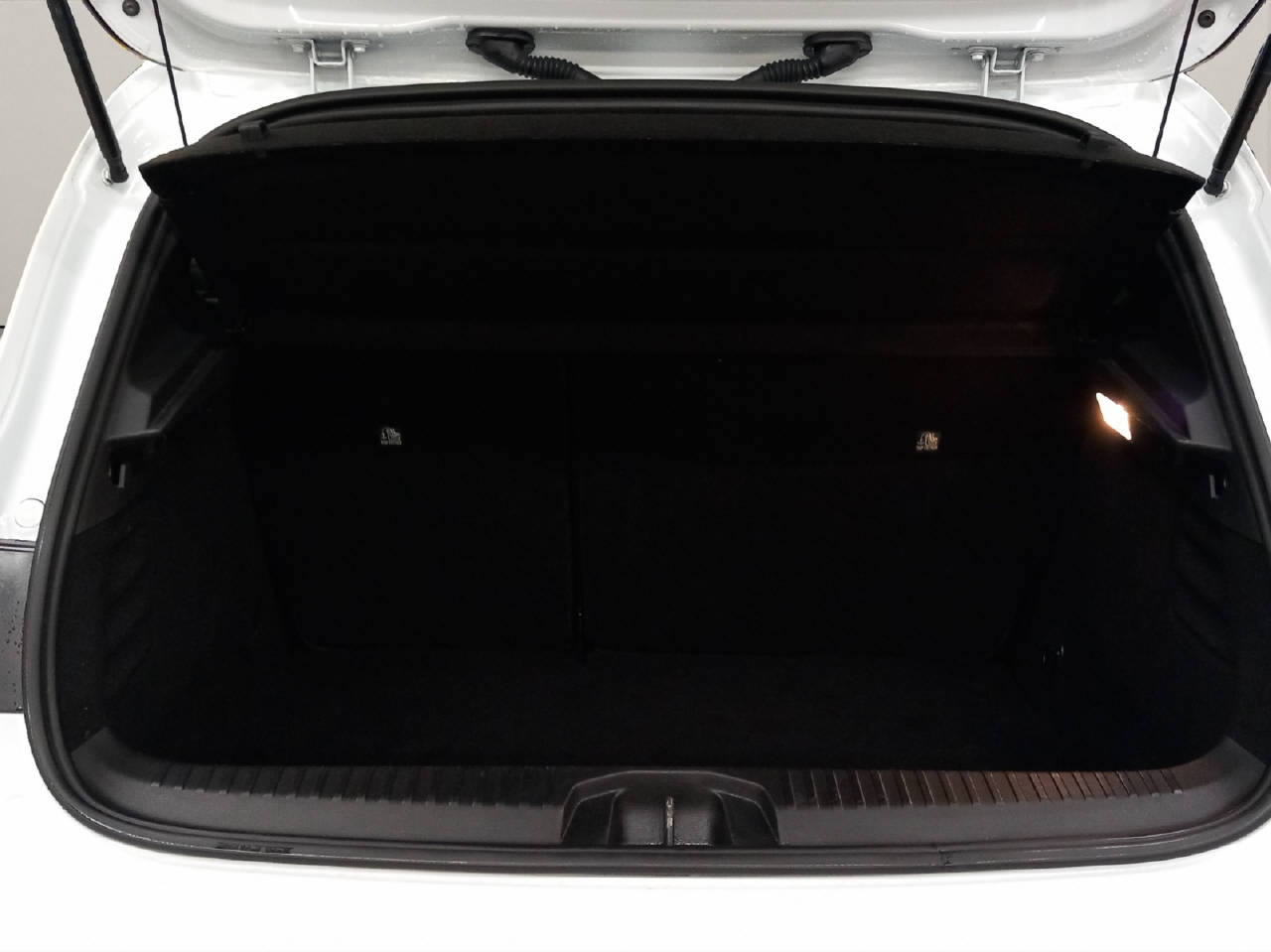 RENAULT Clio 1.6 E-Tech techno-image-8
