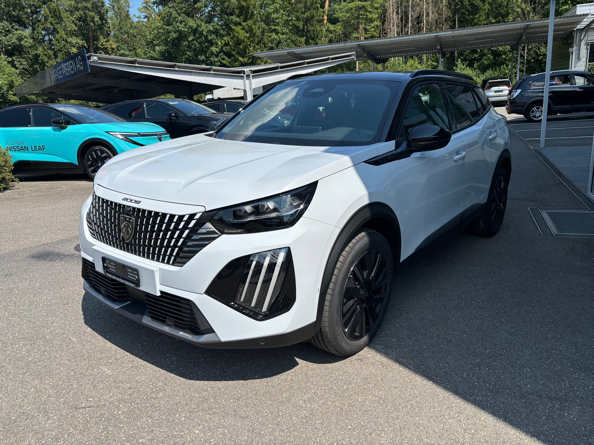 PEUGEOT 2008 1.2 145 MHEV GT Exclusive-image-1