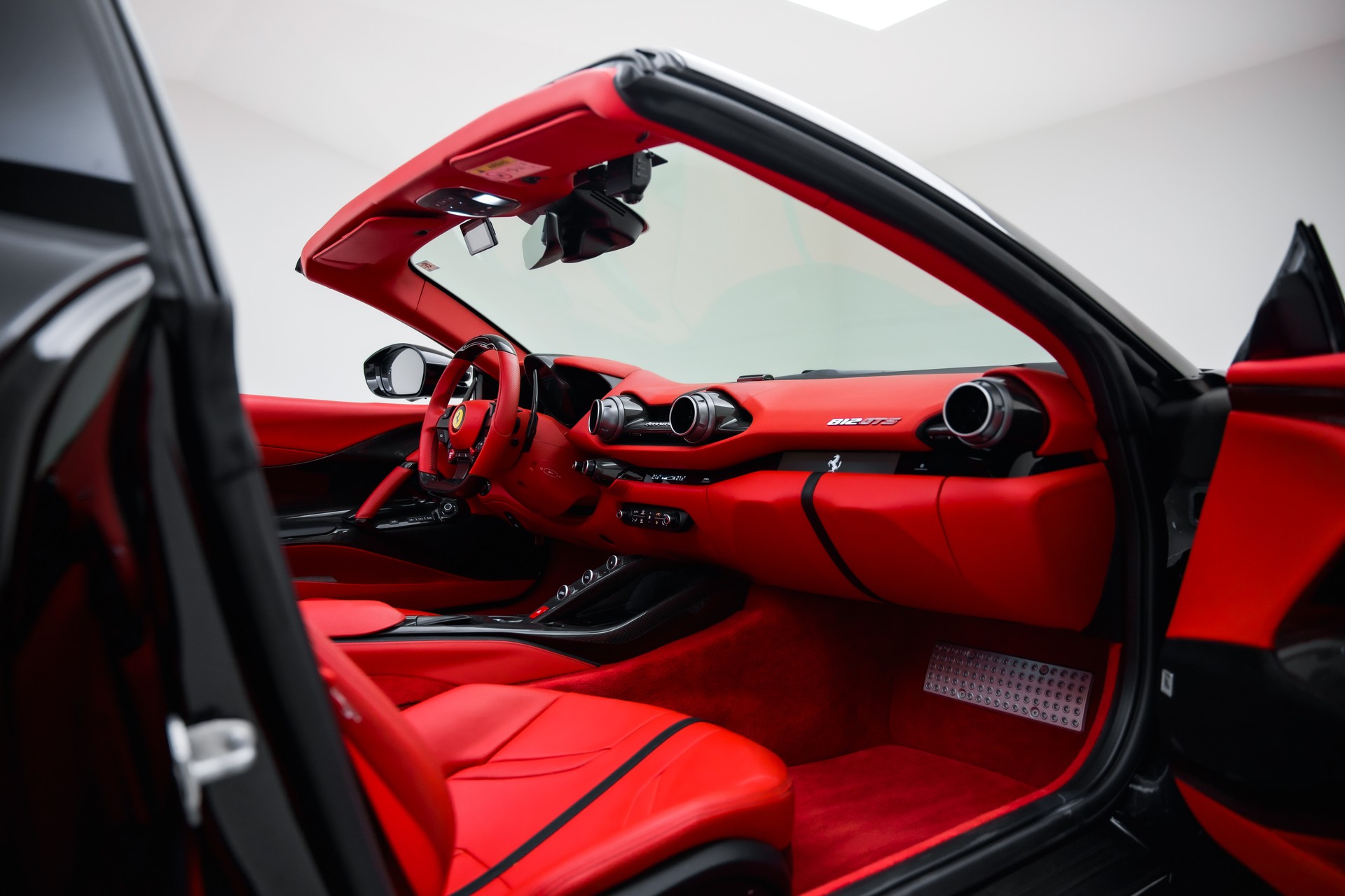 FERRARI 812 GTS-image-18