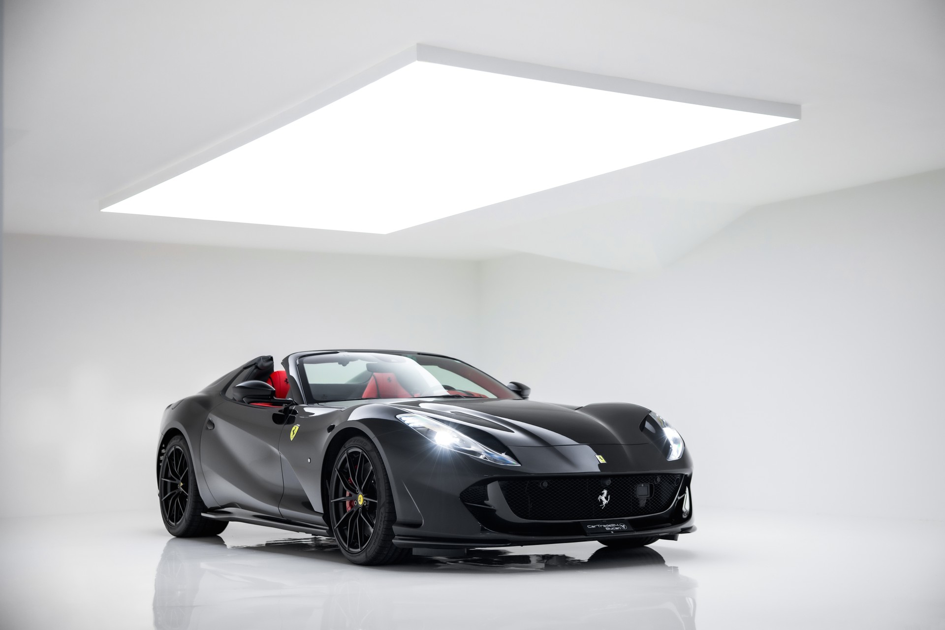 FERRARI 812 GTS-showroom-element-2
