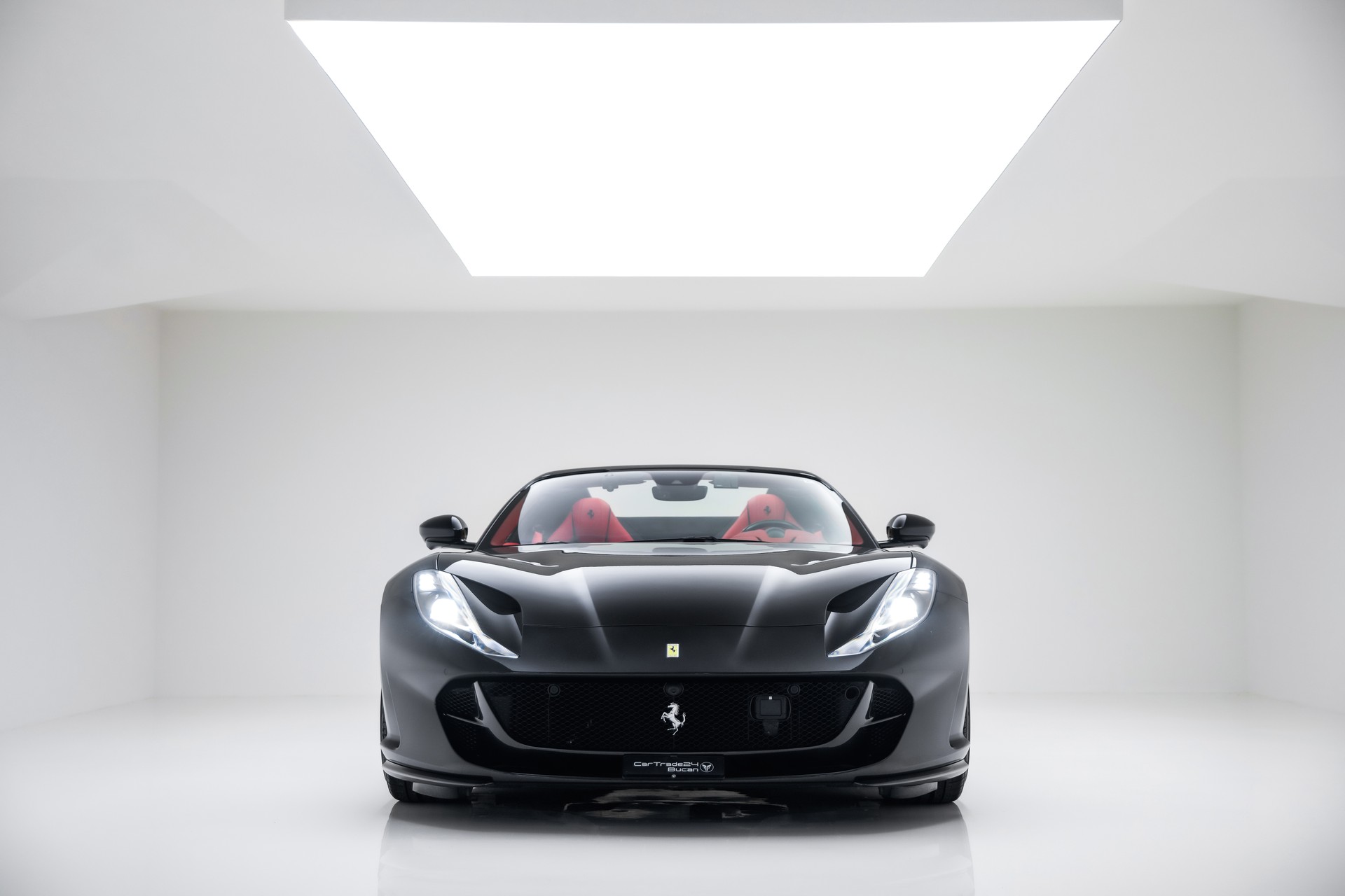 FERRARI 812 GTS-showroom-element-1