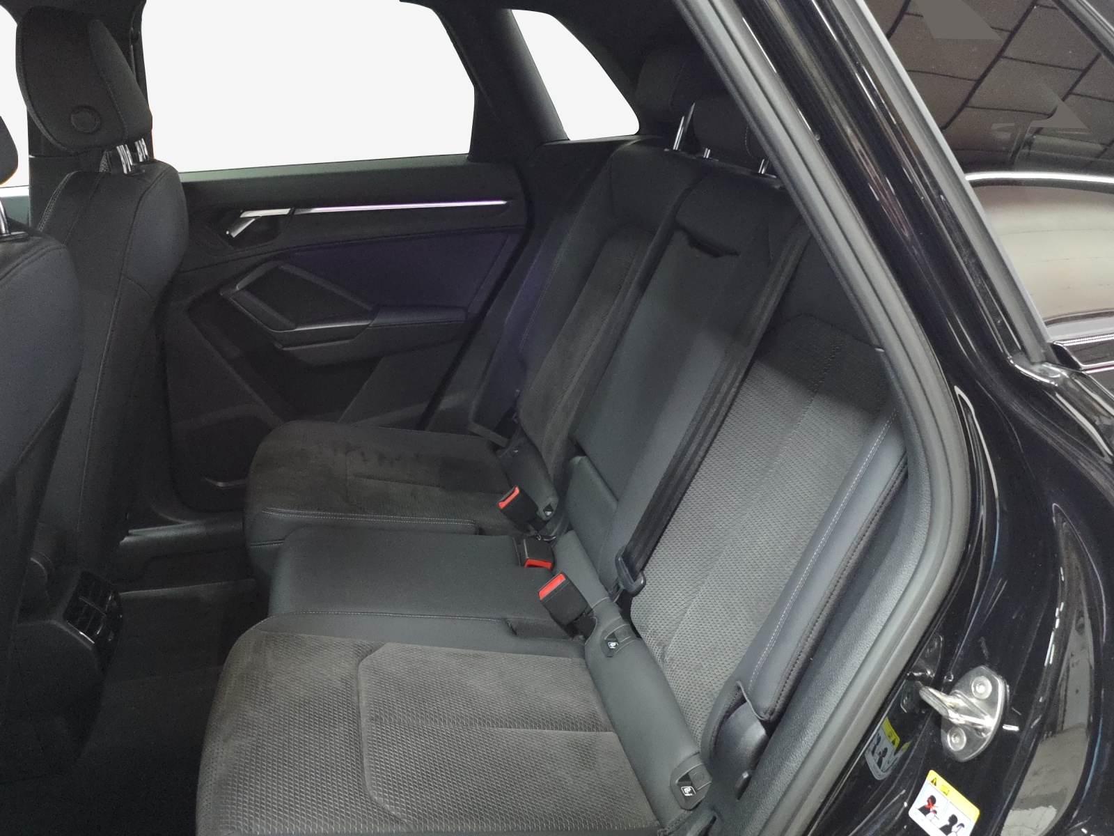 AUDI Q3 35 TFSI S line Attraction S-tronic-image-11
