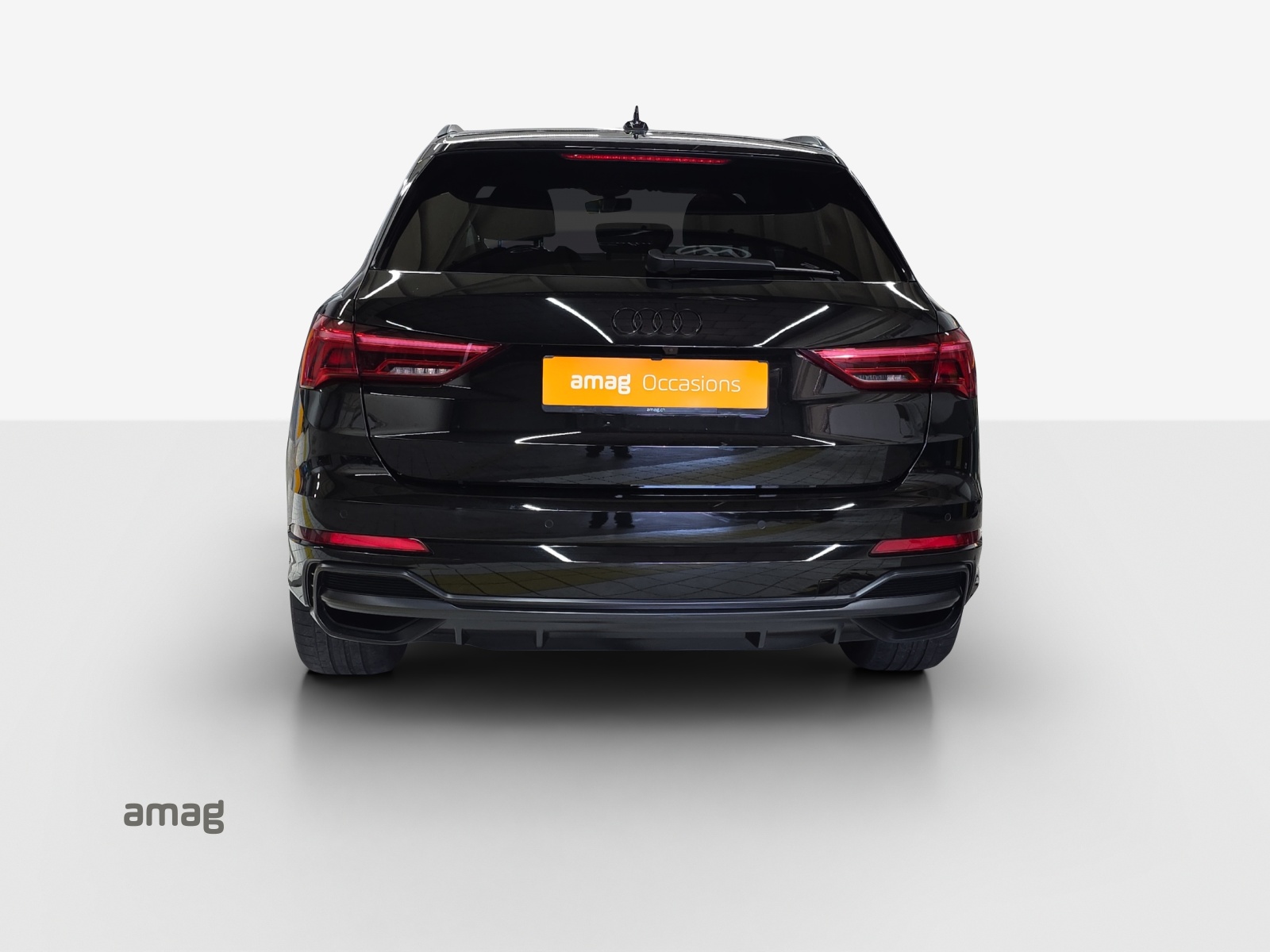 AUDI Q3 35 TFSI S line Attraction S-tronic-image-3