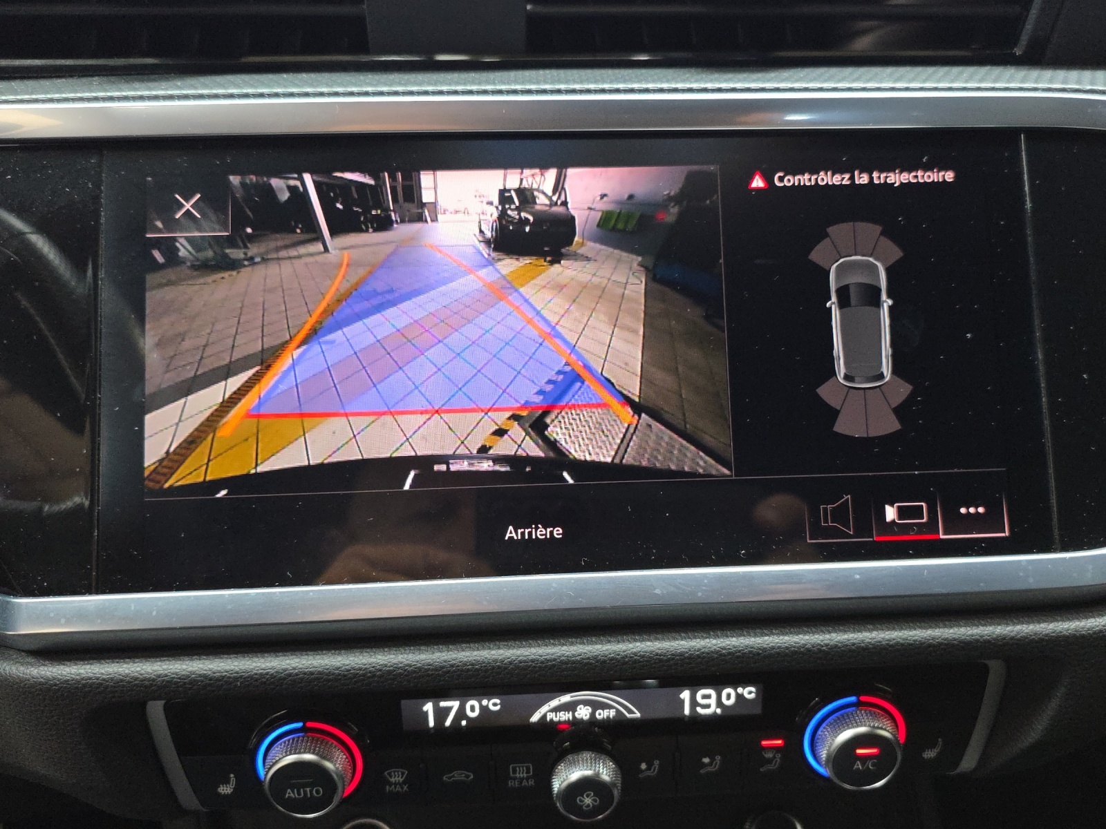 AUDI Q3 35 TFSI S line Attraction S-tronic-image-14