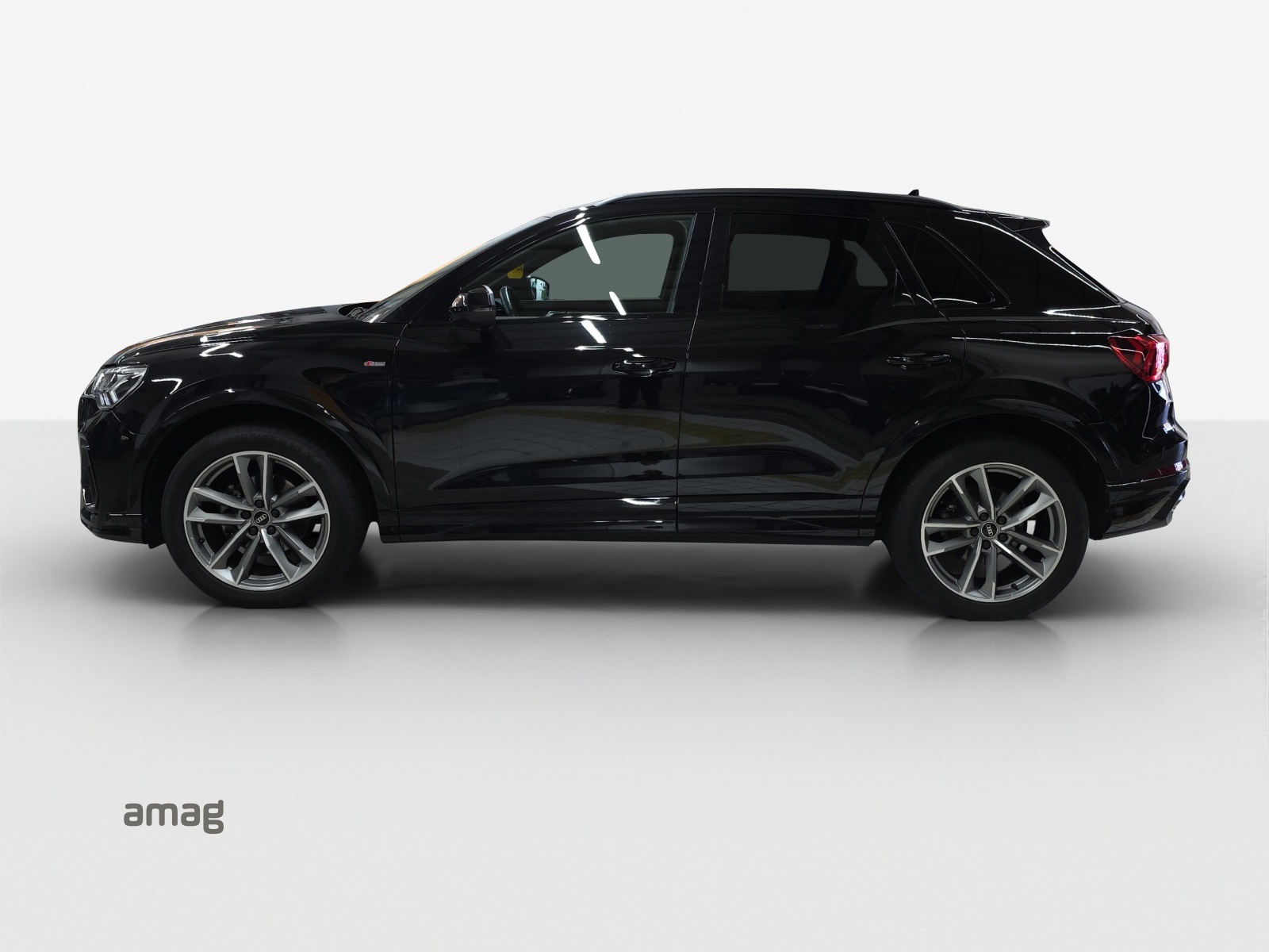 AUDI Q3 35 TFSI S line Attraction S-tronic-image-1