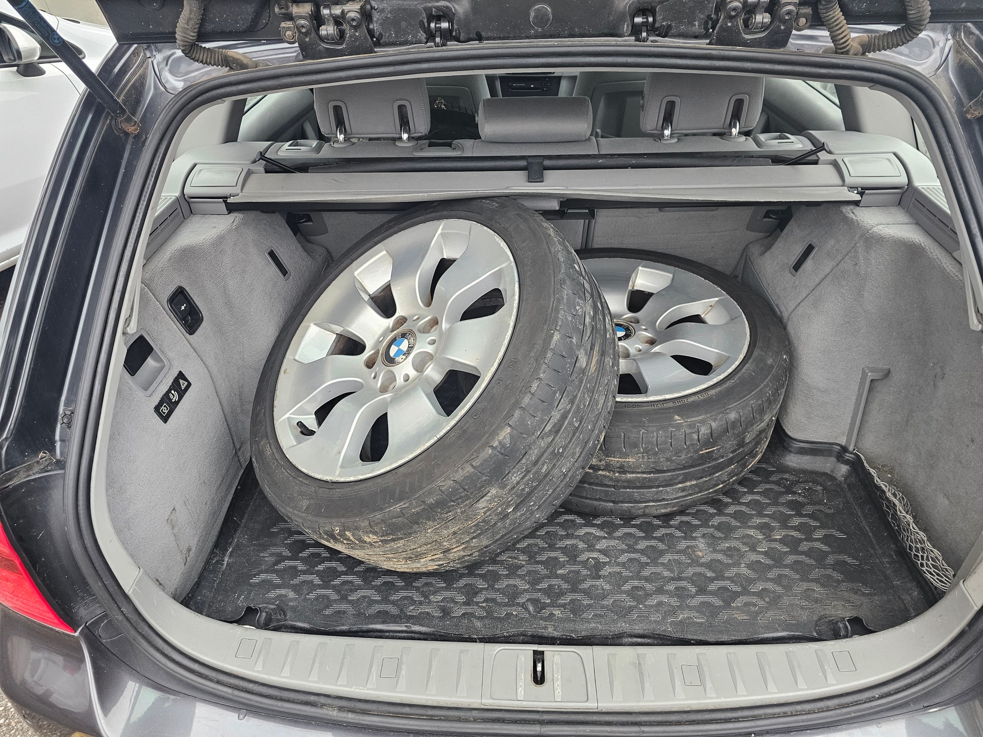 BMW 325xi Touring more4you-image-5