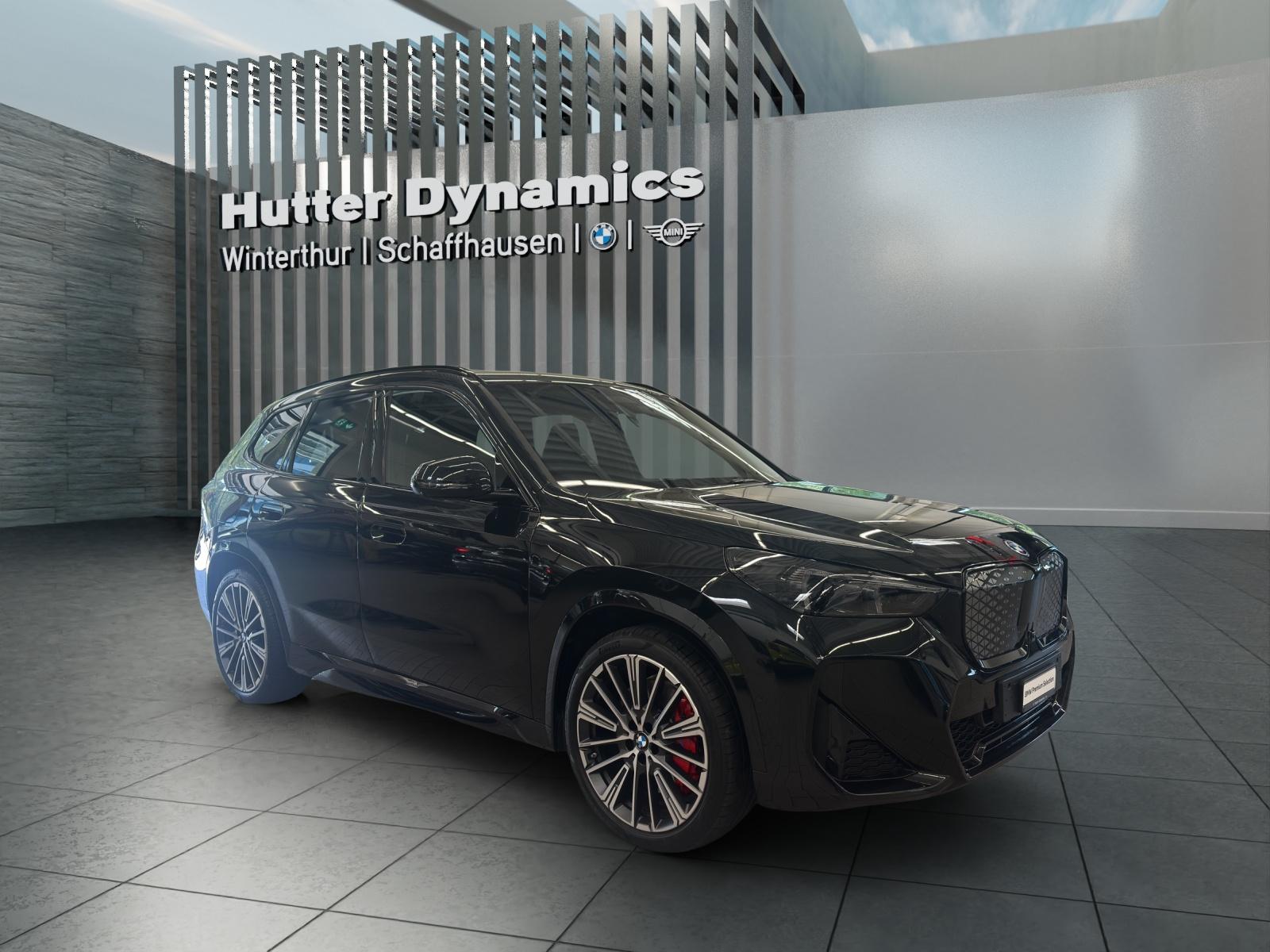 BMW iX1 30 xDrive M Sportpaket Pro-image-3