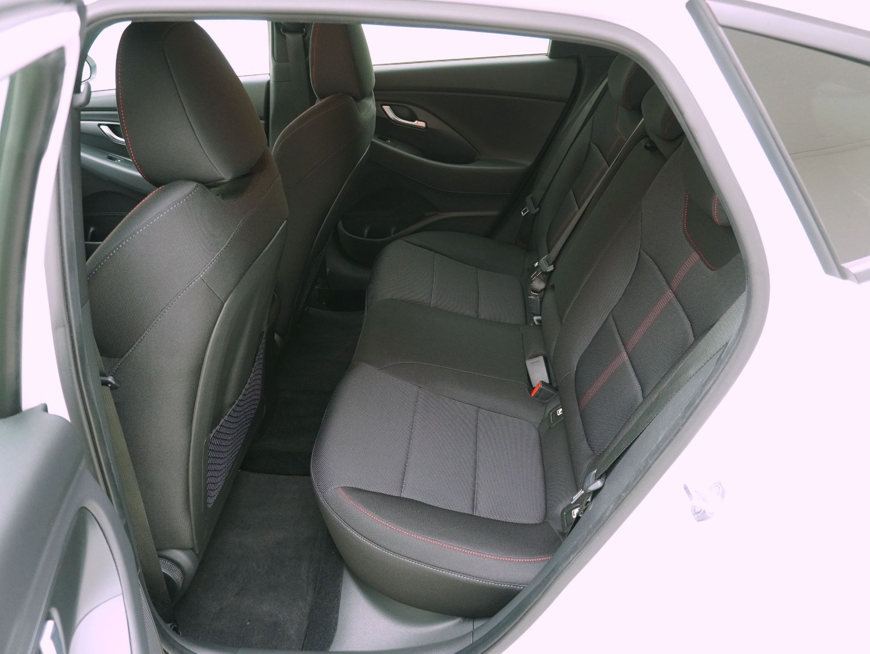 HYUNDAI i30 1.5 T-GDi N-Line-image-10