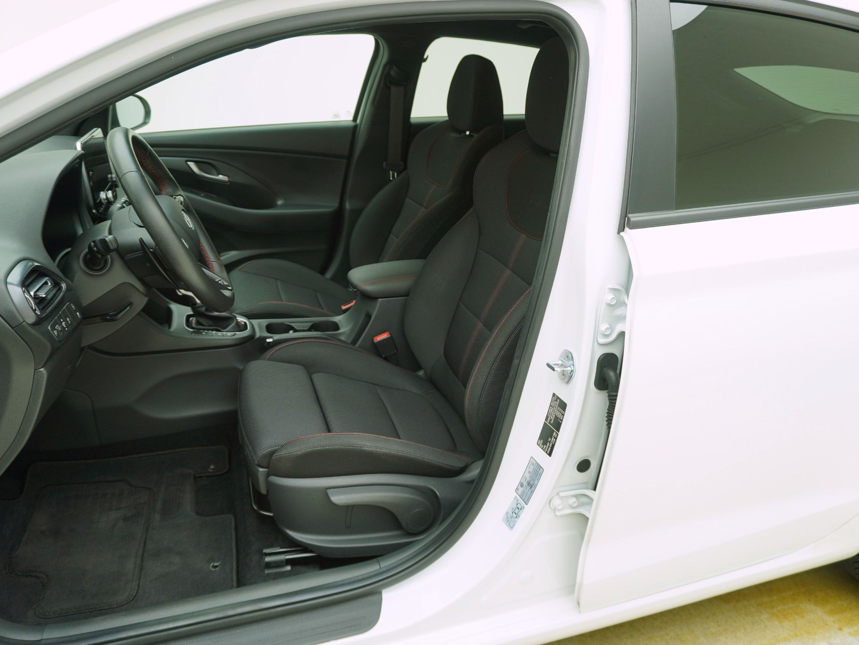 HYUNDAI i30 1.5 T-GDi N-Line-image-8