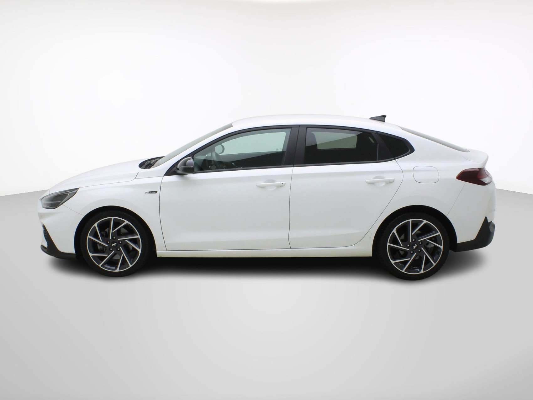 HYUNDAI i30 1.5 T-GDi N-Line-image-2