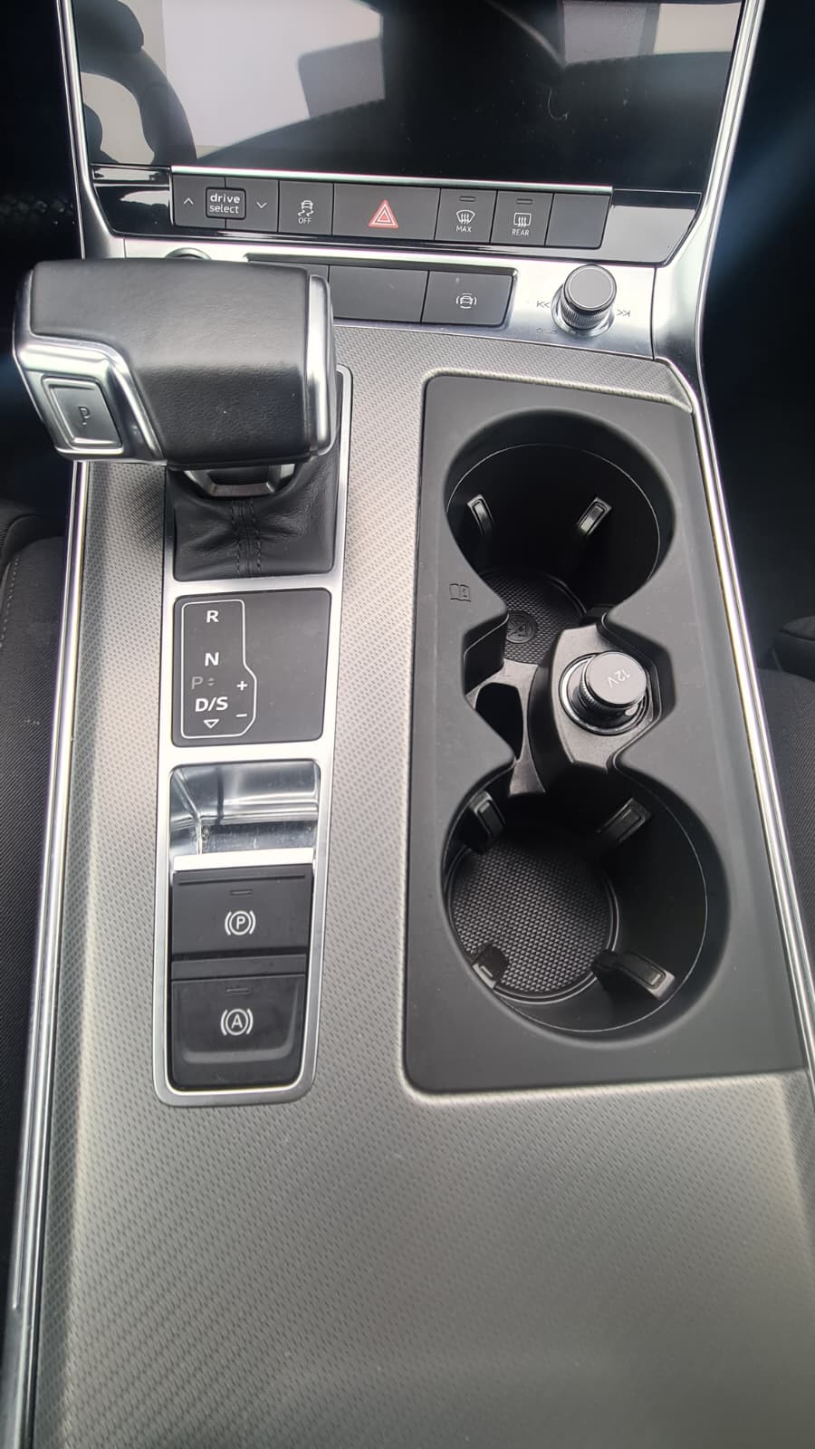 AUDI A6 Avant 40 TDI Attraction advanced quattro S-tronic ** S-Line Modell ** Gr-Navi ** RF-Kamera ** Anh-Kupplung ** Modell 2023 **-image-10