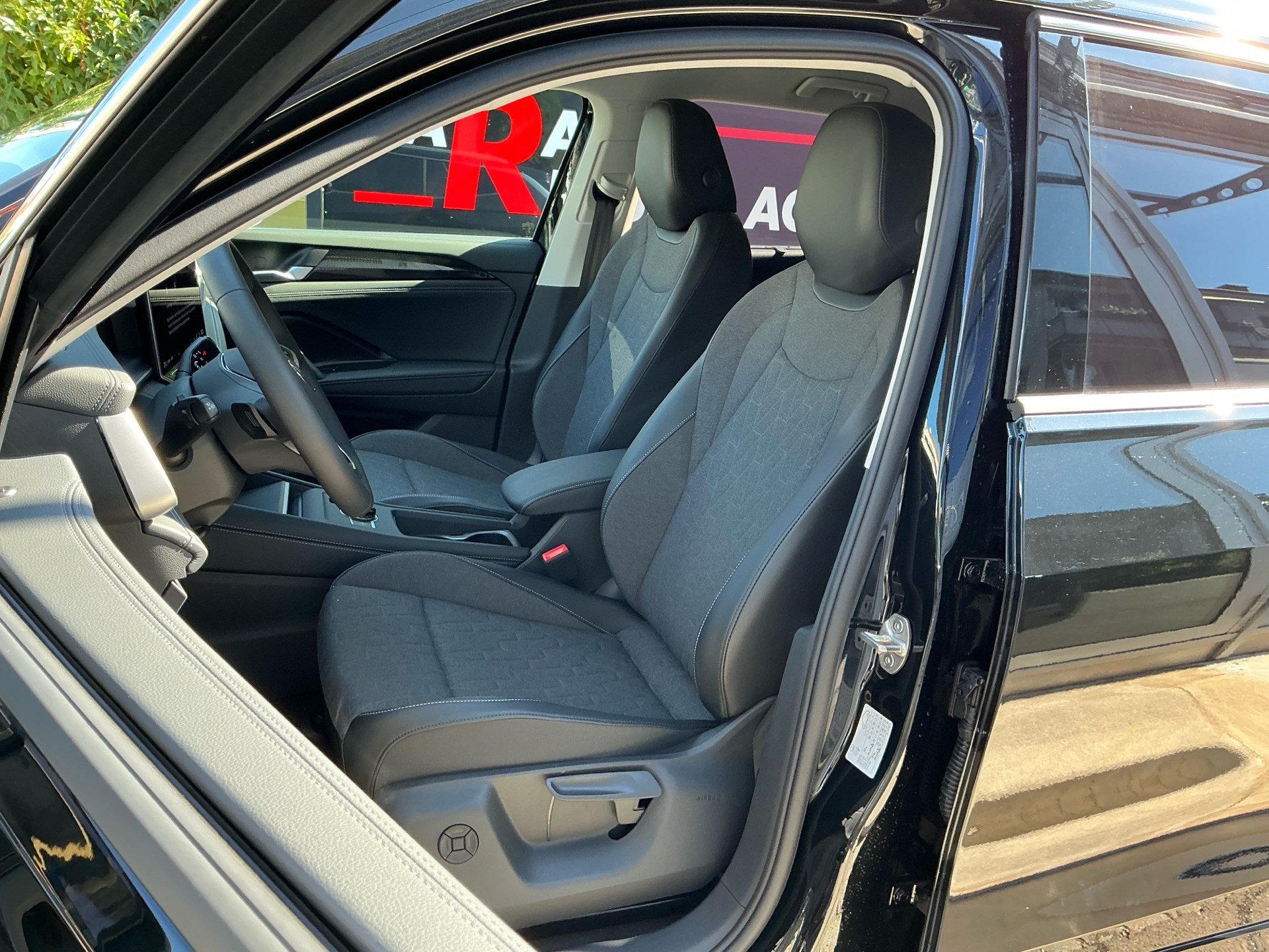 VW Tayron 1.5 TSI eHybrid 150 kW Life *** ANHÄNGERKUPPLUNG & 360° KAMERA ***-image-7